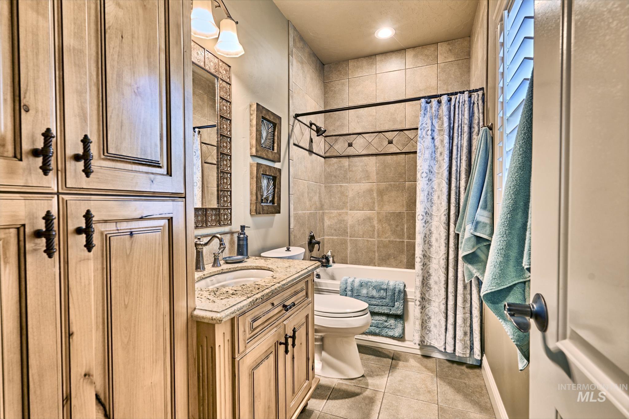 5490 N Beethoven Ave, Meridian, Idaho 83646, 5 Bedrooms, 4 Bathrooms, Residential For Sale, Price $1,175,000,MLS 98989224