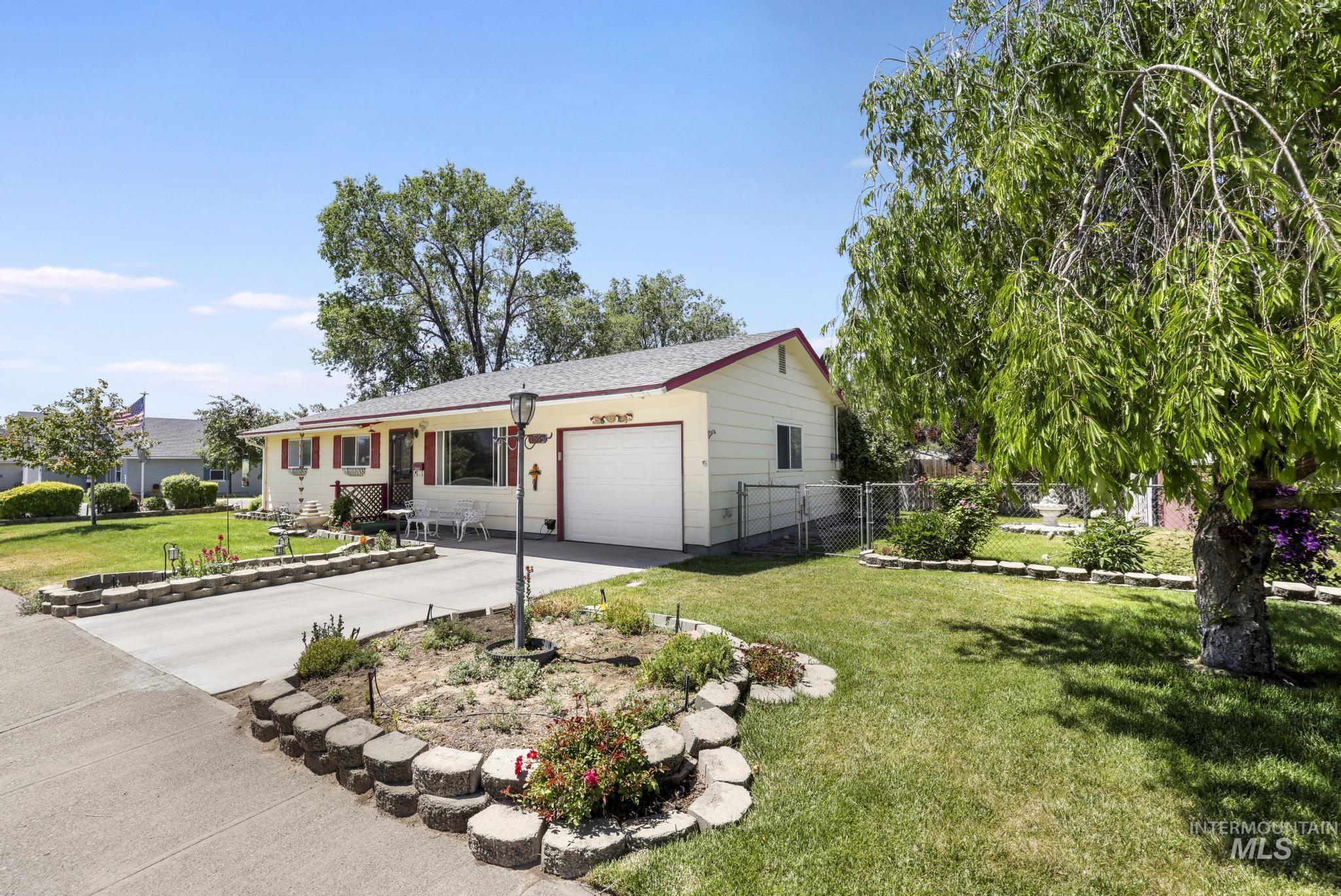 1545 N 14TH e, Mountain Home, Idaho 83647, 3 Bedrooms, 1 Bathroom, Residential For Sale, Price $249,900,MLS 98989228