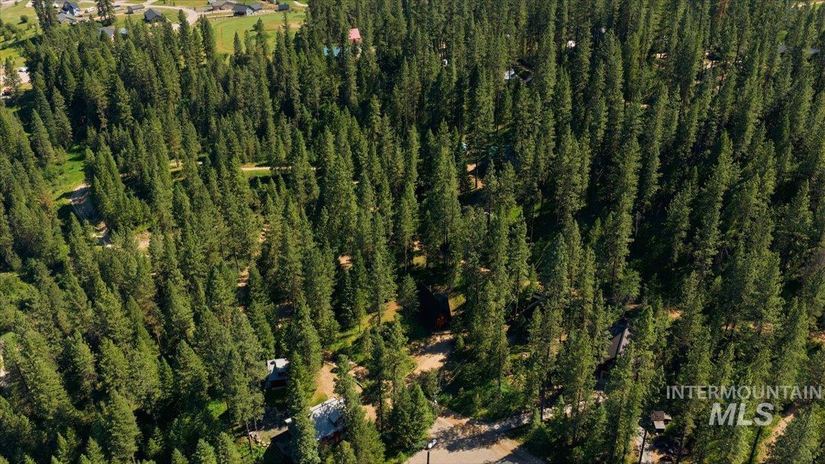 64 Fairway Dr, Garden Valley, Idaho 83622, 2 Bedrooms, 2 Bathrooms, Residential For Sale, Price $679,900,MLS 98989231