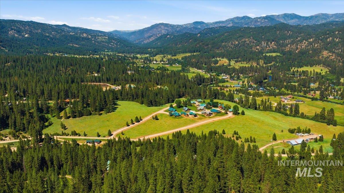 64 Fairway Dr, Garden Valley, Idaho 83622, 2 Bedrooms, 2 Bathrooms, Residential For Sale, Price $679,900,MLS 98989231