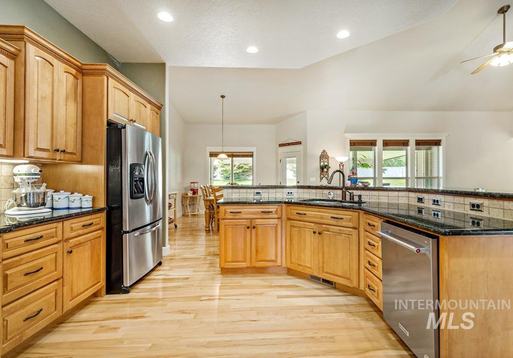15387 Reminiscene Dr, Caldwell, Idaho 83607, 4 Bedrooms, 3.5 Bathrooms, Residential For Sale, Price $970,000,MLS 98989233