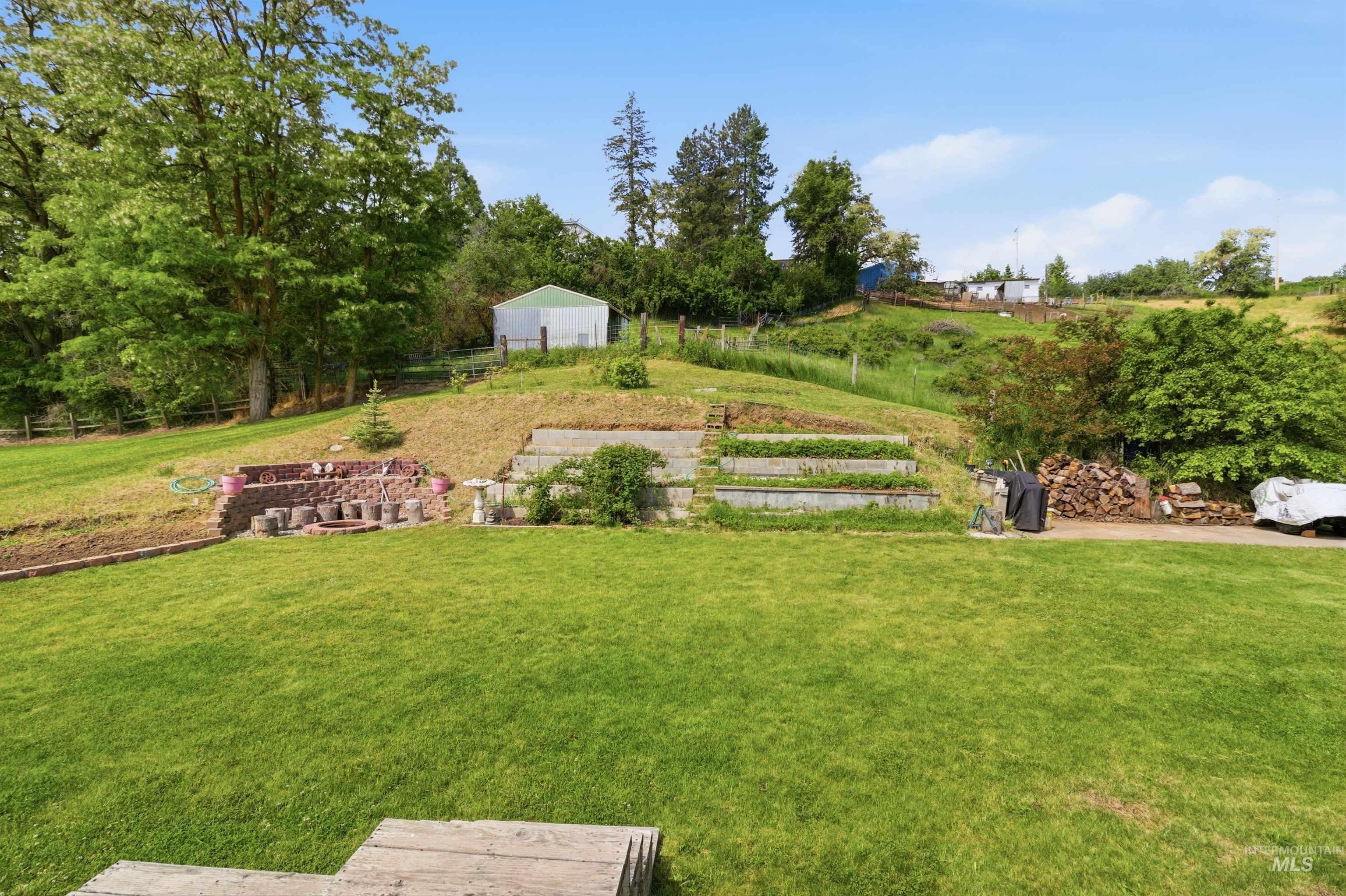 483 E Valleyview Avenue, Genesee, Idaho 83832, 5 Bedrooms, 3 Bathrooms, Residential For Sale, Price $480,000,MLS 98989240