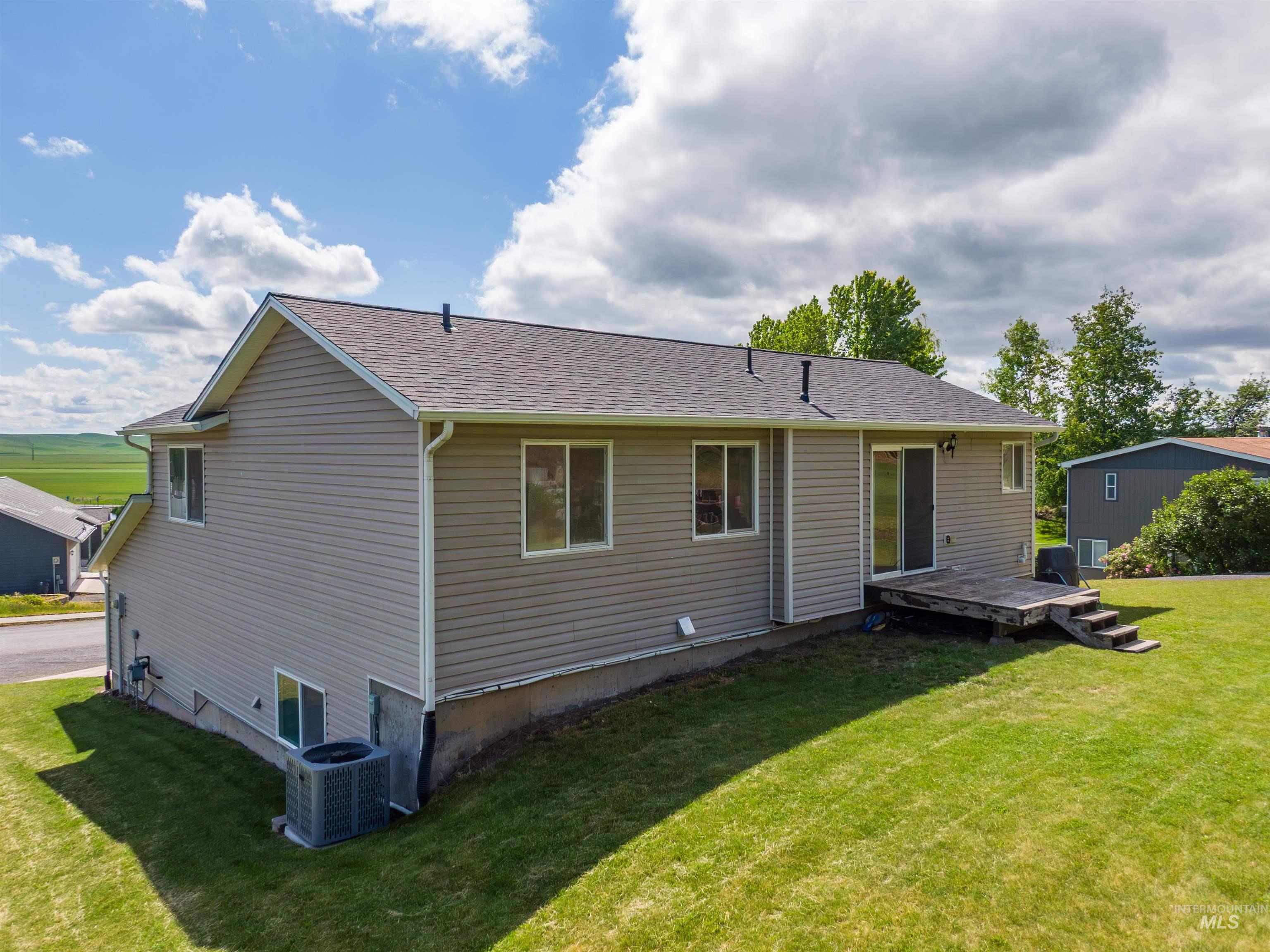 483 E Valleyview Avenue, Genesee, Idaho 83832, 5 Bedrooms, 3 Bathrooms, Residential For Sale, Price $480,000,MLS 98989240