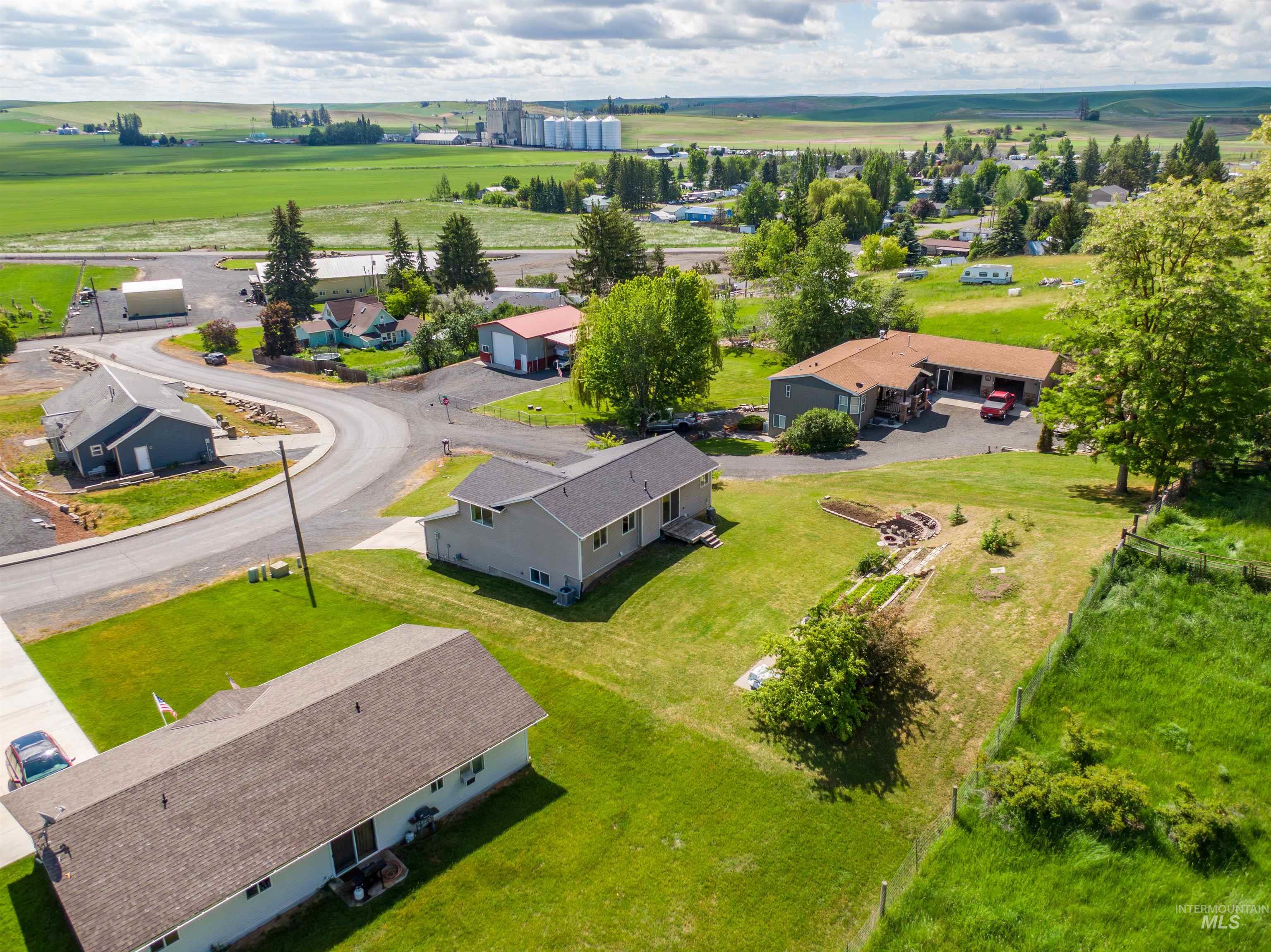 483 E Valleyview Avenue, Genesee, Idaho 83832, 5 Bedrooms, 3 Bathrooms, Residential For Sale, Price $480,000,MLS 98989240