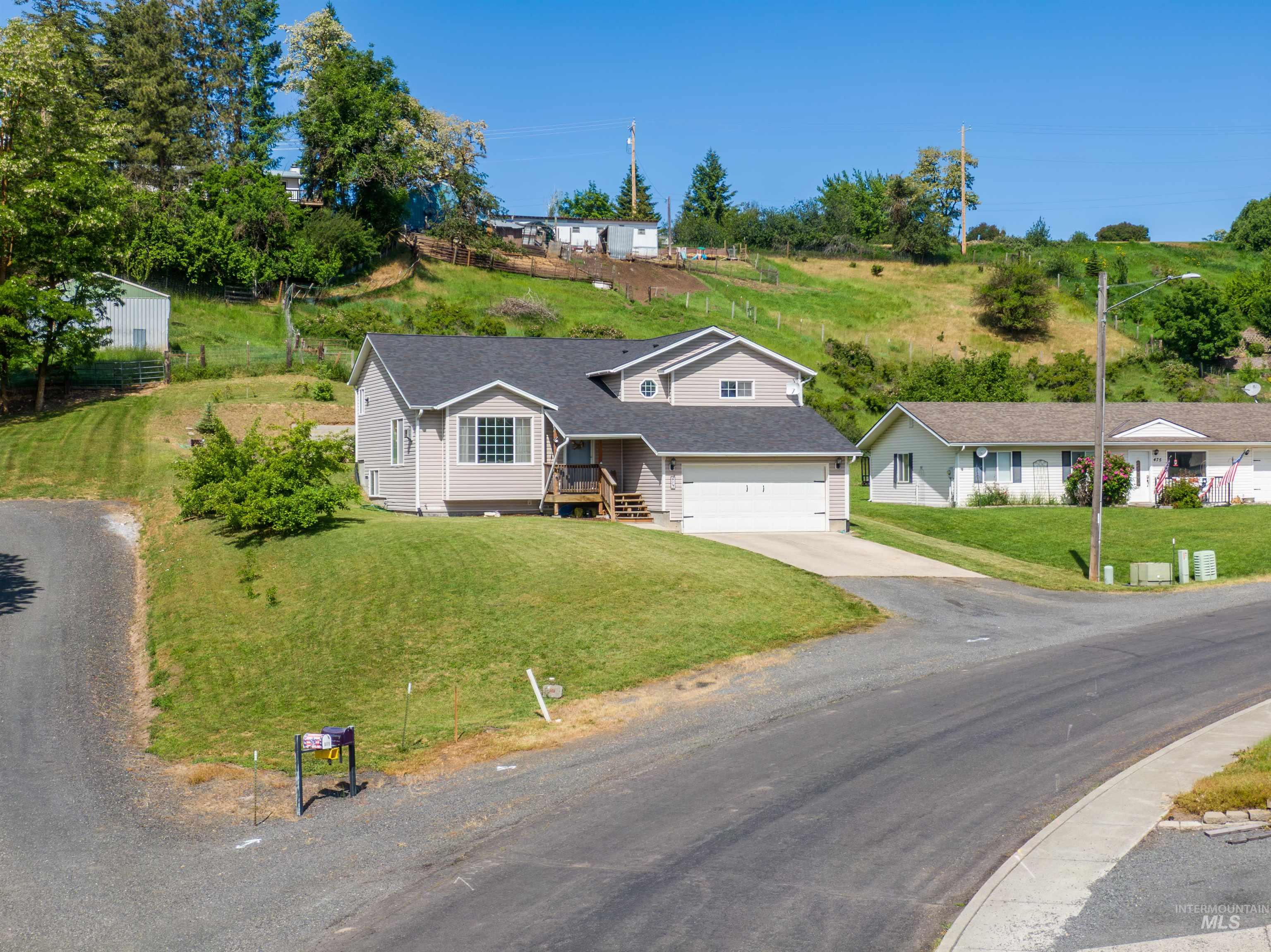 483 E Valleyview Avenue, Genesee, Idaho 83832, 5 Bedrooms, 3 Bathrooms, Residential For Sale, Price $480,000,MLS 98989240