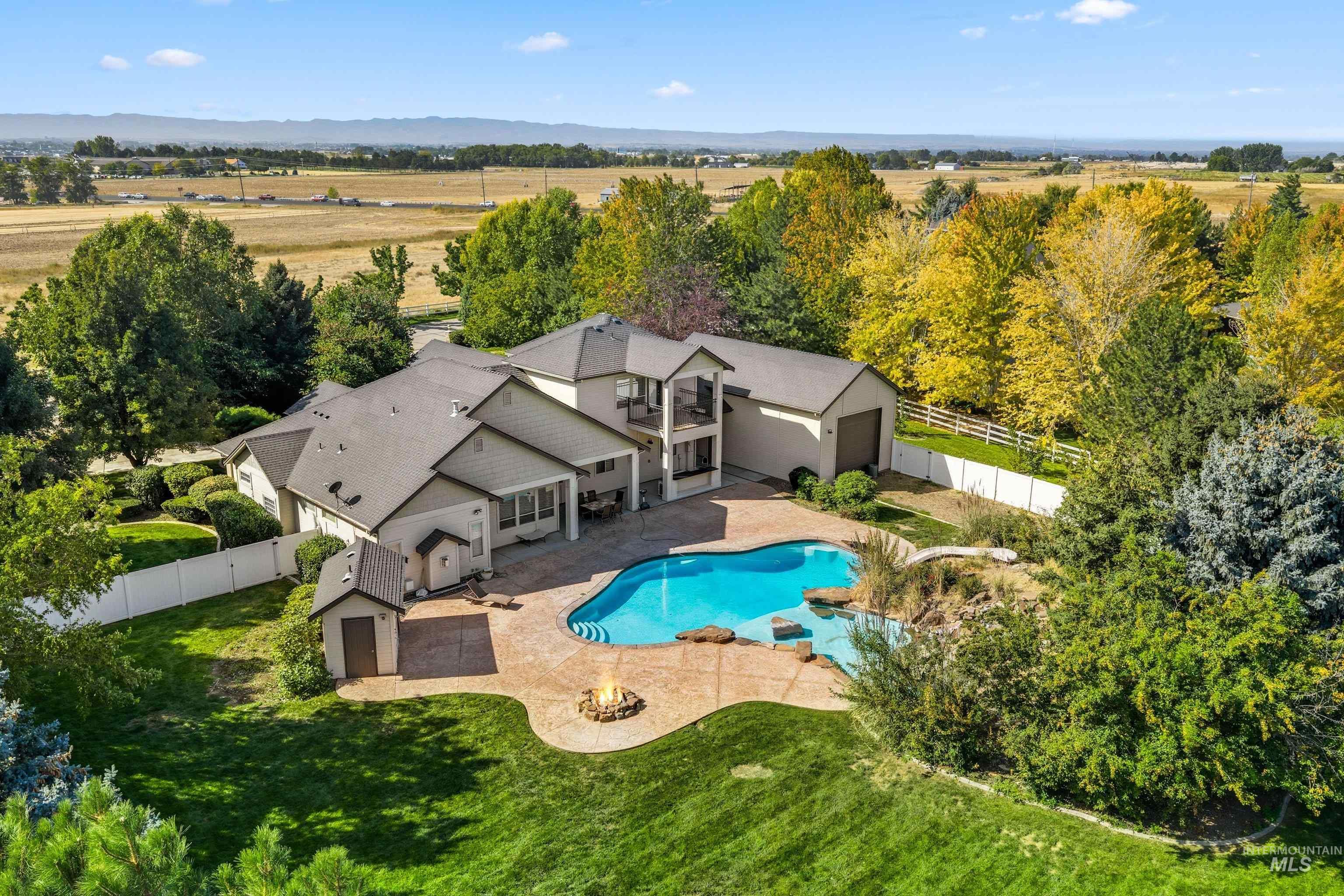 214 E Shafer Vw, Meridian, Idaho 83642-2581, 5 Bedrooms, 4.5 Bathrooms, Residential For Sale, Price $1,209,000,MLS 98989243