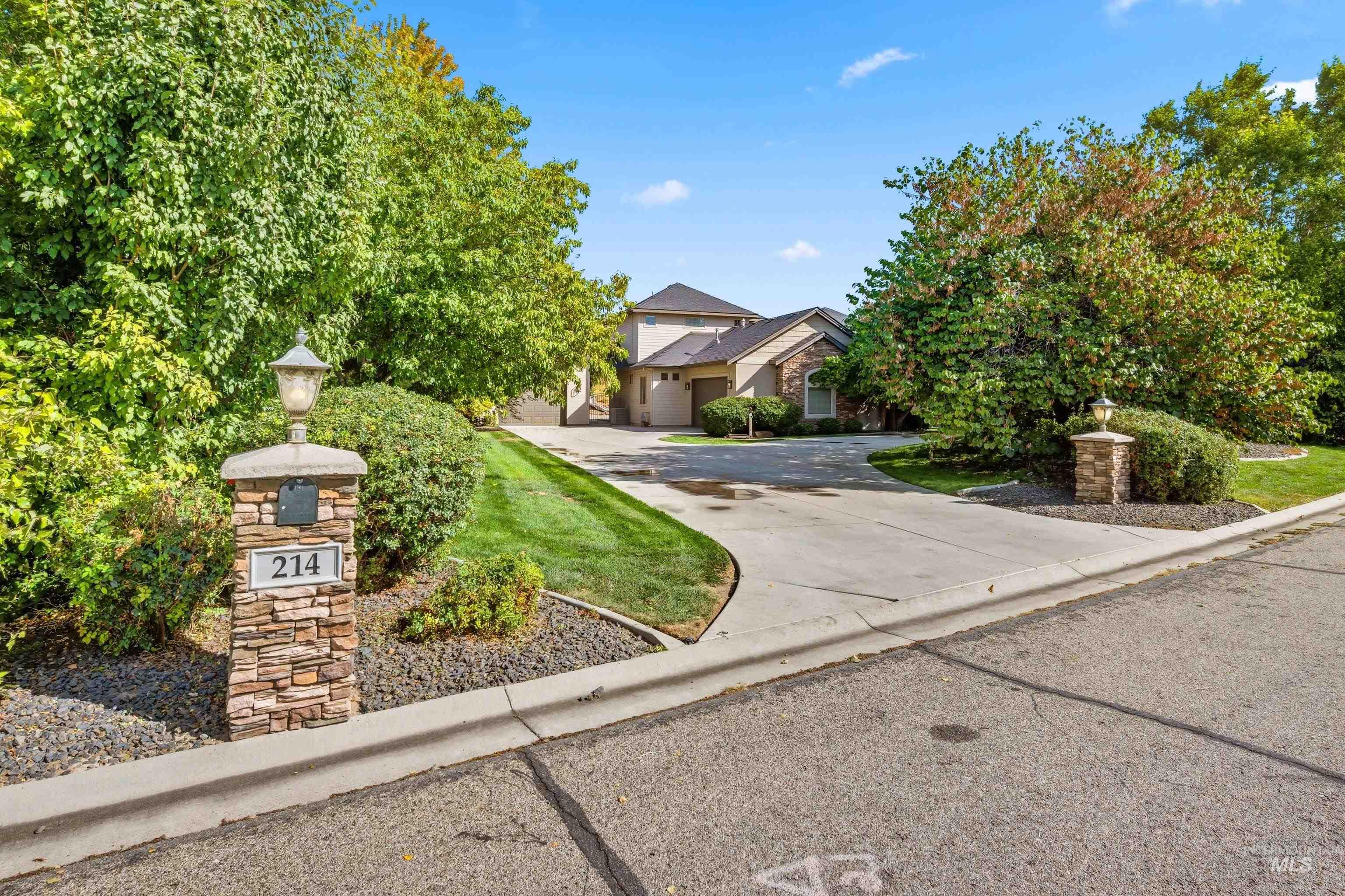 214 E Shafer Vw, Meridian, Idaho 83642-2581, 5 Bedrooms, 4.5 Bathrooms, Residential For Sale, Price $1,209,000,MLS 98989243