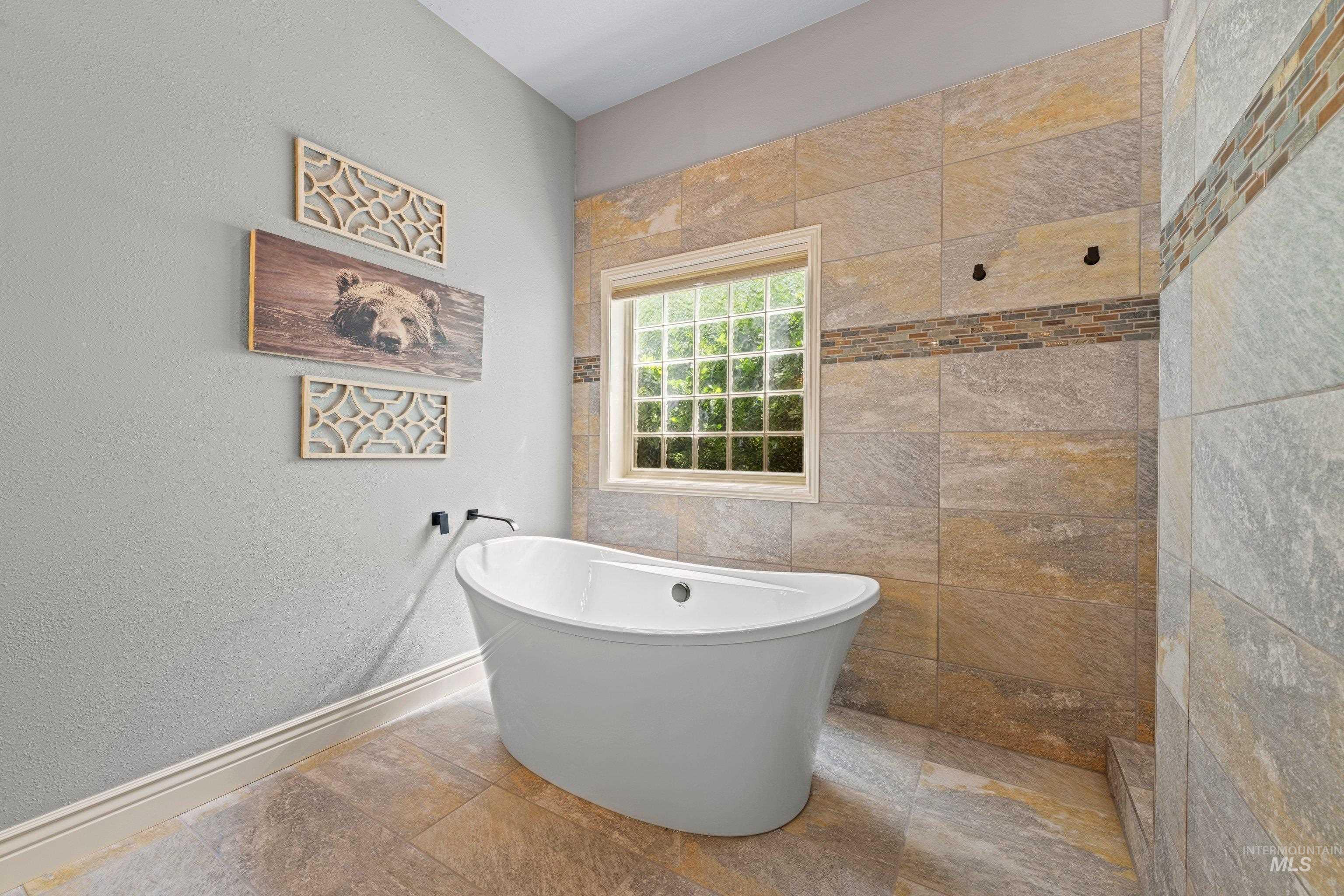 214 E Shafer Vw, Meridian, Idaho 83642-2581, 5 Bedrooms, 4.5 Bathrooms, Residential For Sale, Price $1,209,000,MLS 98989243