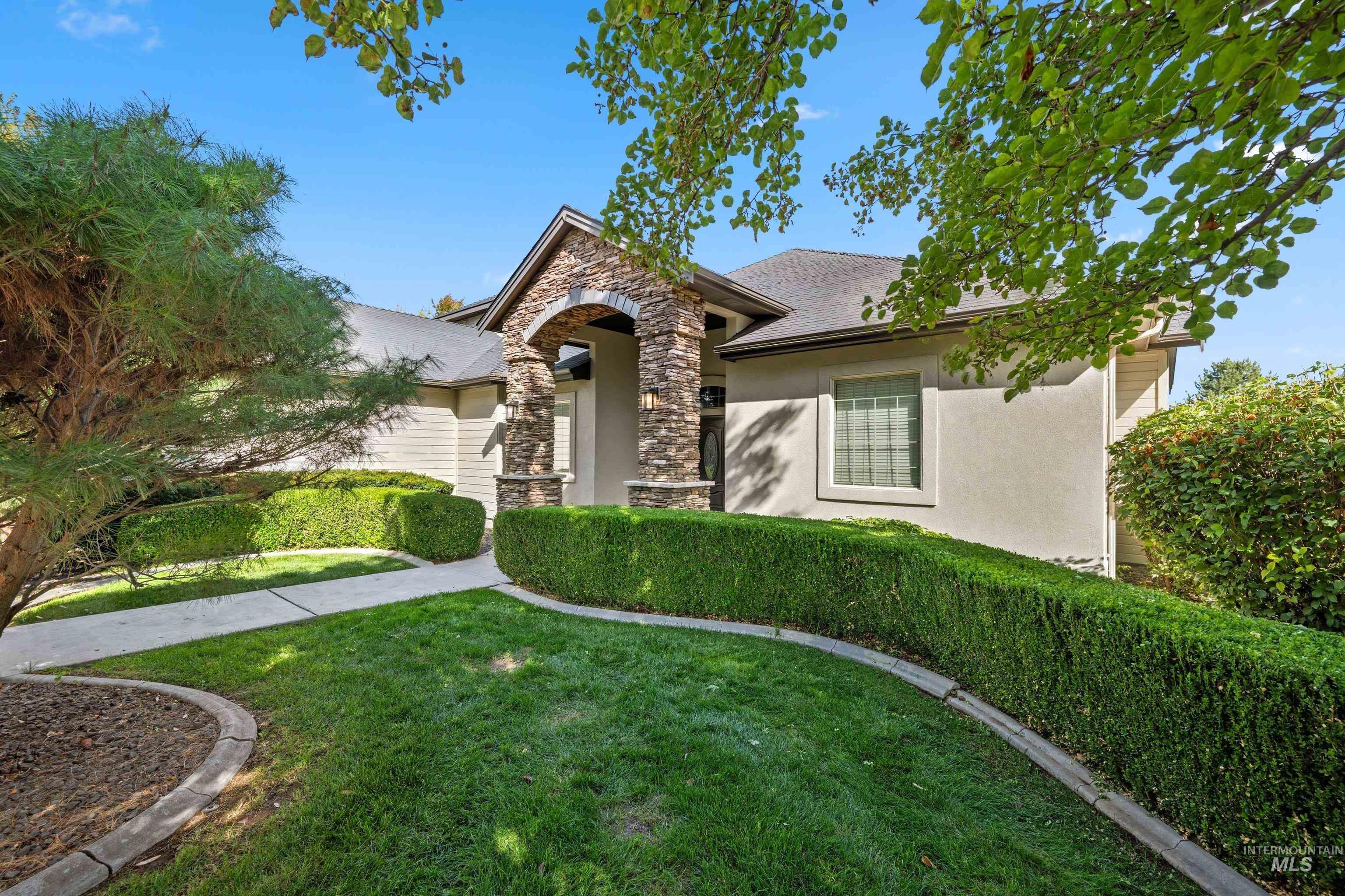 214 E Shafer Vw, Meridian, Idaho 83642-2581, 5 Bedrooms, 4.5 Bathrooms, Residential For Sale, Price $1,209,000,MLS 98989243