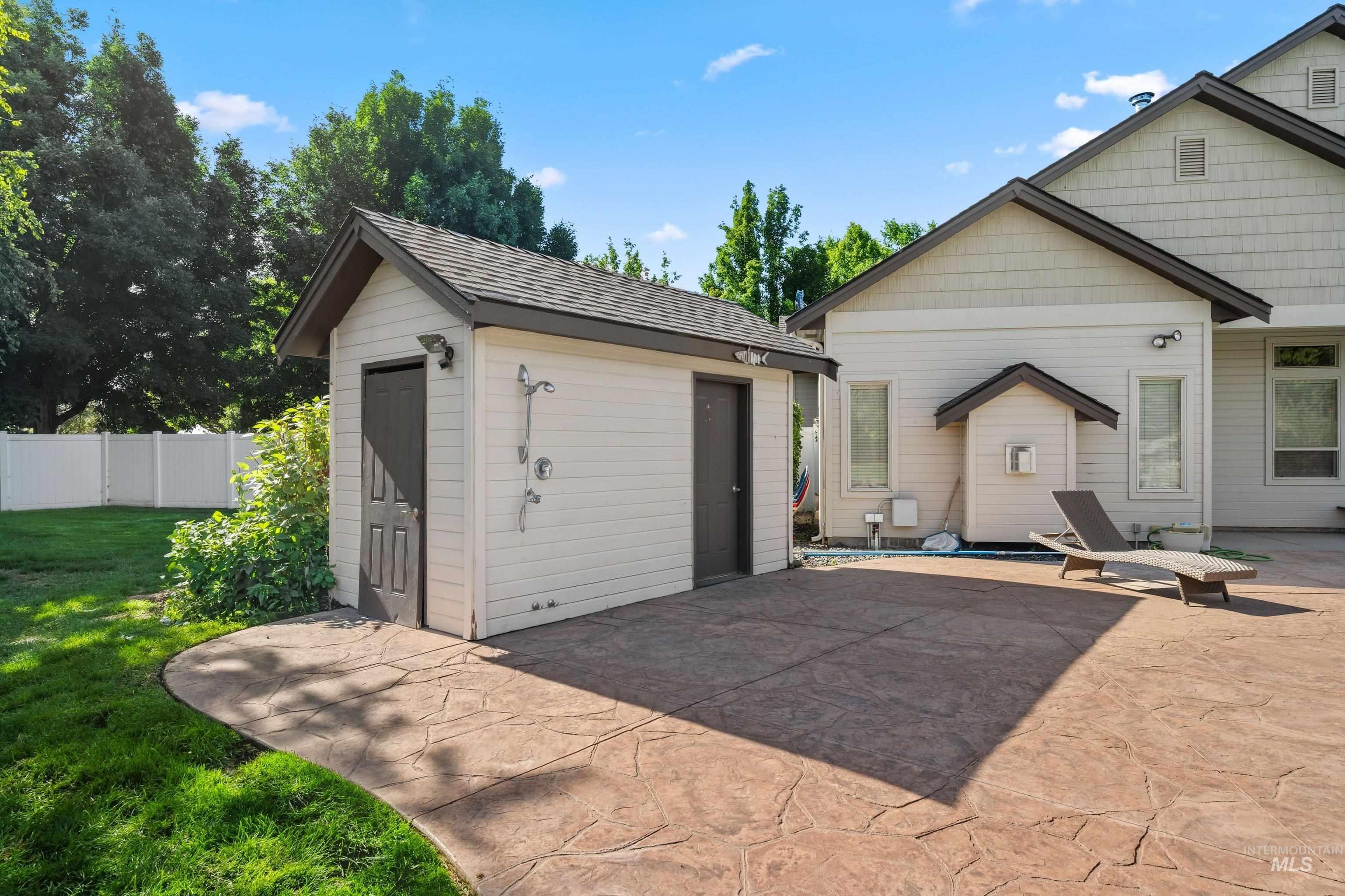 214 E Shafer Vw, Meridian, Idaho 83642-2581, 5 Bedrooms, 4.5 Bathrooms, Residential For Sale, Price $1,209,000,MLS 98989243