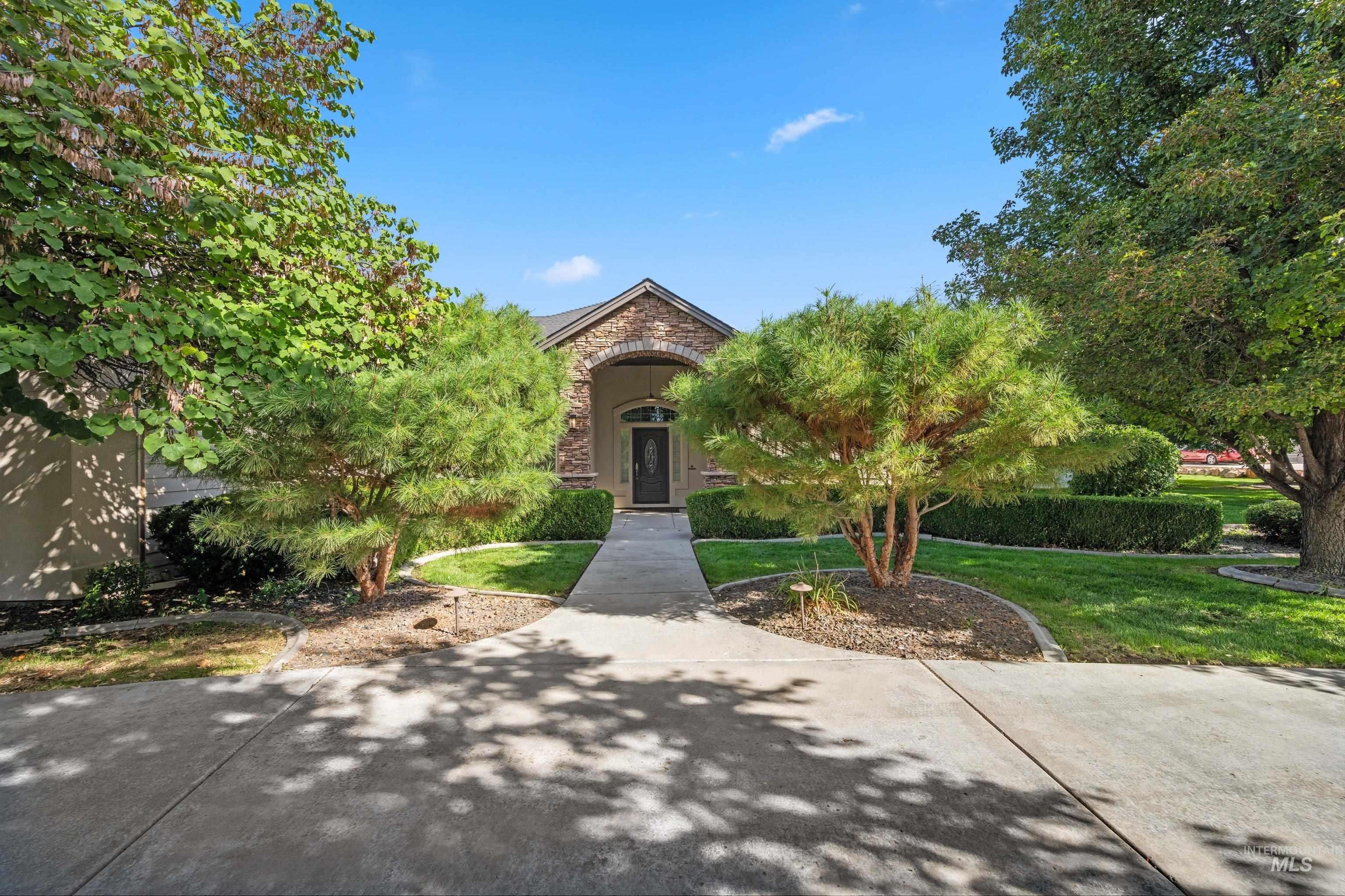 214 E Shafer Vw, Meridian, Idaho 83642-2581, 5 Bedrooms, 4.5 Bathrooms, Residential For Sale, Price $1,209,000,MLS 98989243