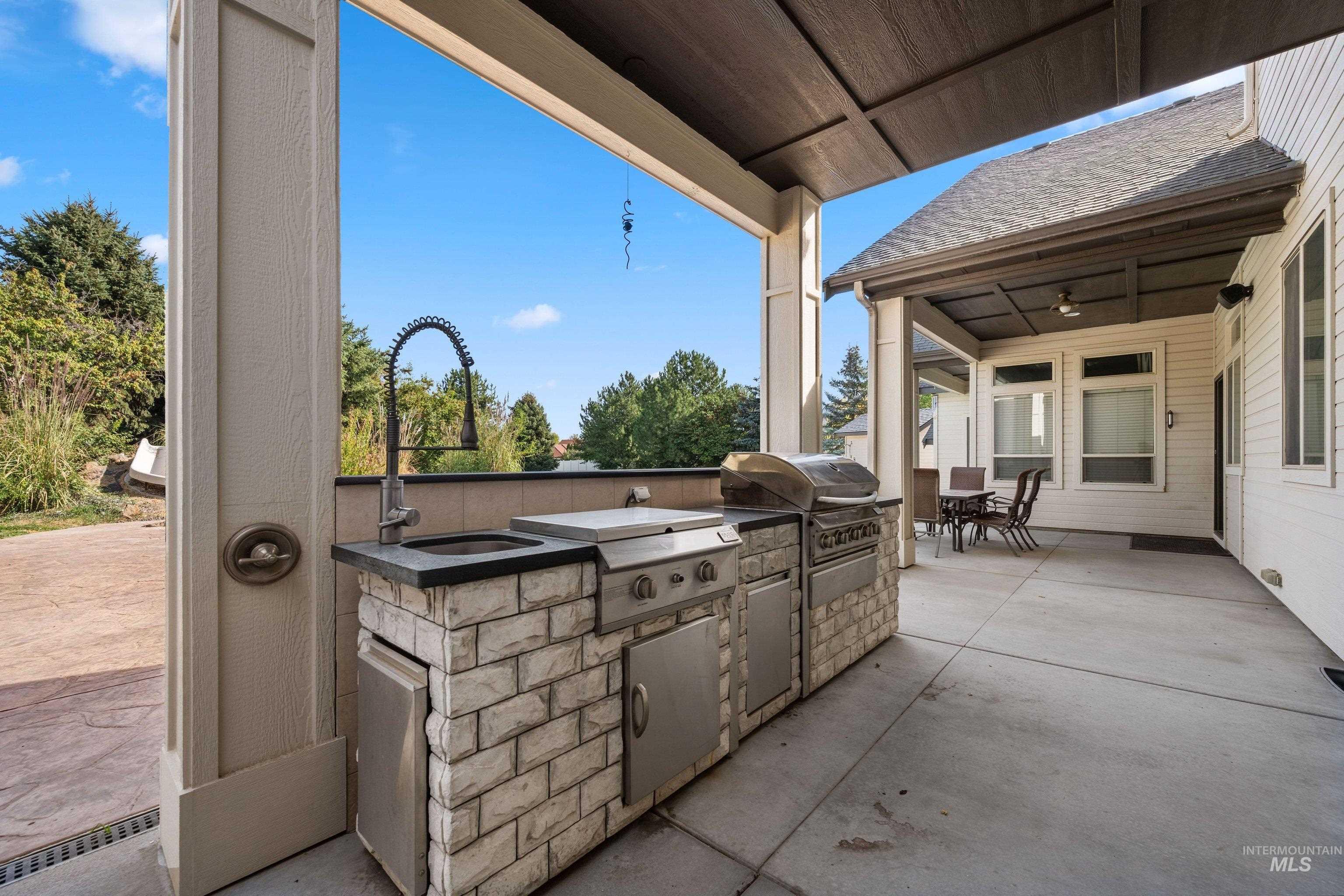 214 E Shafer Vw, Meridian, Idaho 83642-2581, 5 Bedrooms, 4.5 Bathrooms, Residential For Sale, Price $1,209,000,MLS 98989243