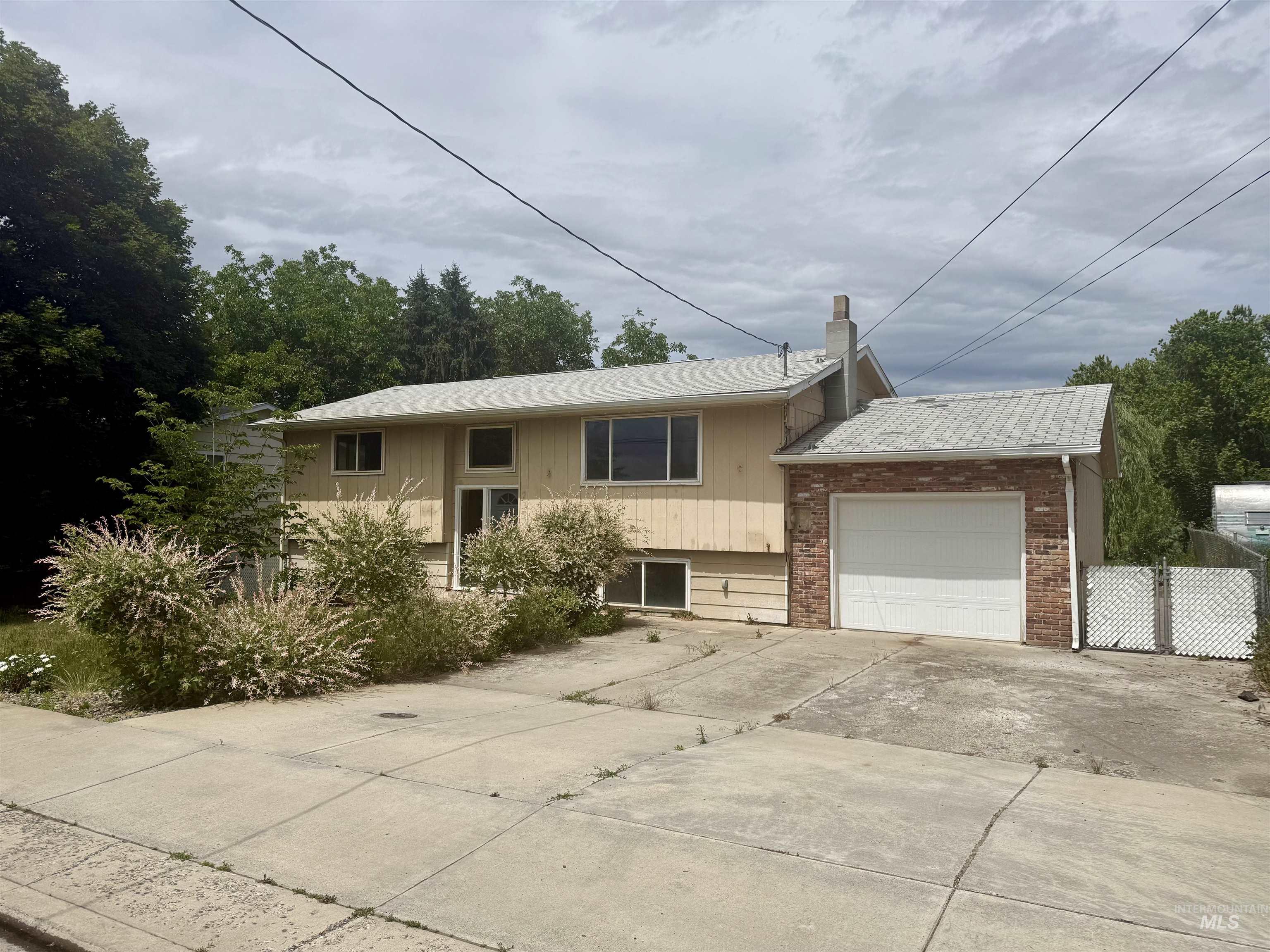 735 Burrell Ave, Lewiston, Idaho 83501, 4 Bedrooms, 2 Bathrooms, Residential For Sale, Price $299,900,MLS 98989246
