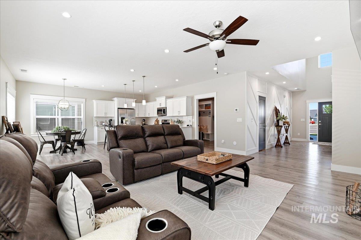 50 S Quincannon Ave, Star, Idaho 83669, 3 Bedrooms, 2.5 Bathrooms, Residential For Sale, Price $530,000,MLS 98989248