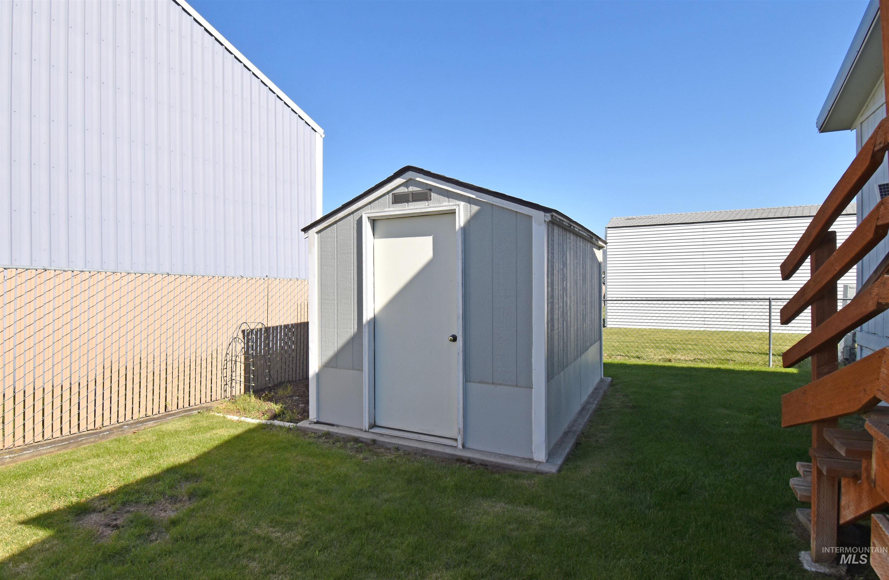 2115 6th Avenue #86, Clarkston, Washington 99403, 3 Bedrooms, 2 Bathrooms, Residential For Sale, Price $98,000,MLS 98989250