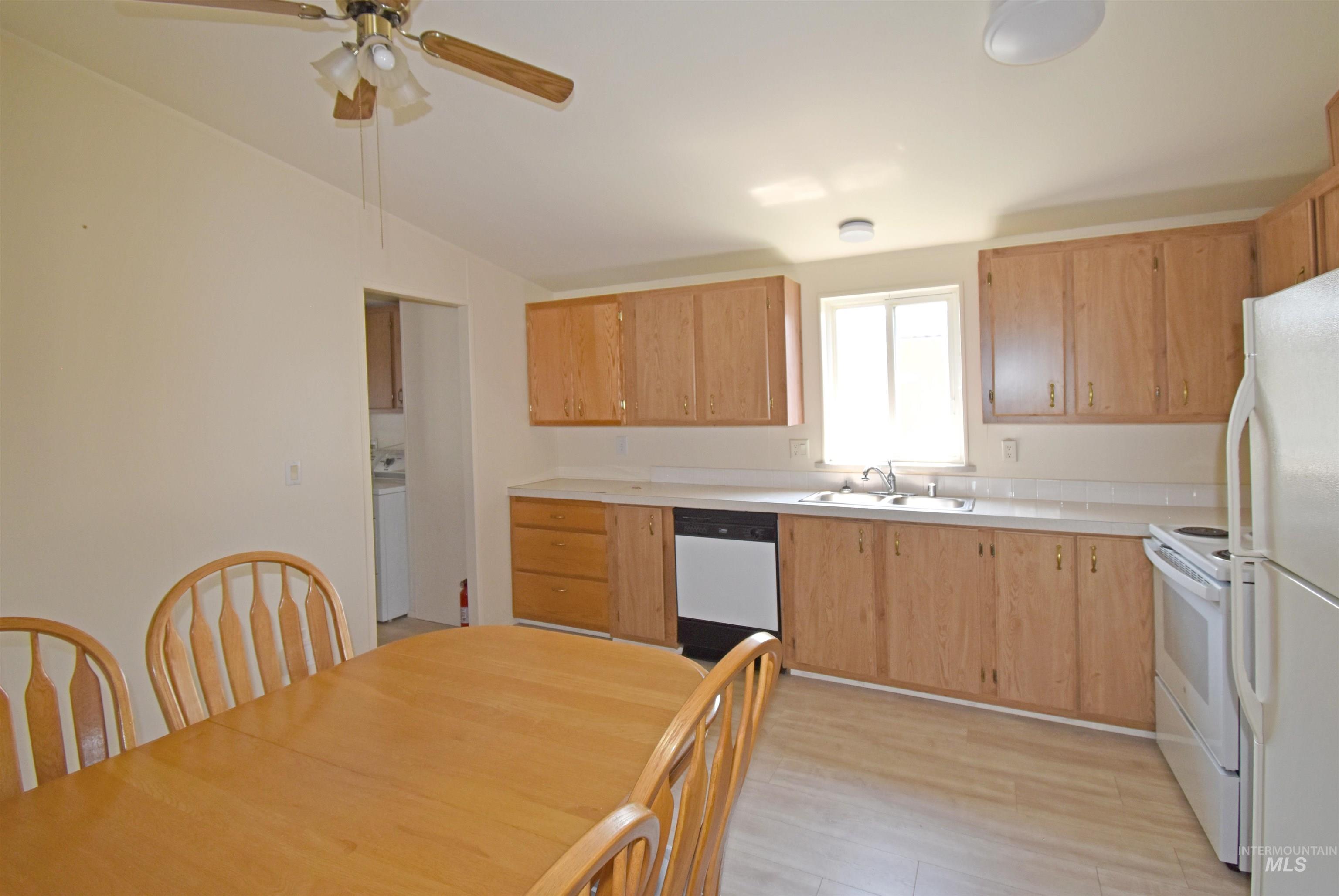 2115 6th Avenue #86, Clarkston, Washington 99403, 3 Bedrooms, 2 Bathrooms, Residential For Sale, Price $98,000,MLS 98989250