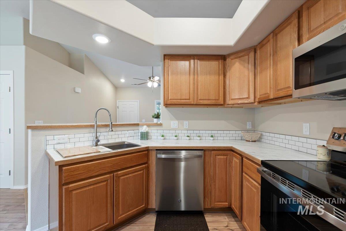 1397 W Silver Salmon Dr, Meridian, Idaho 83642, 3 Bedrooms, 2 Bathrooms, Residential For Sale, Price $420,000,MLS 98989251