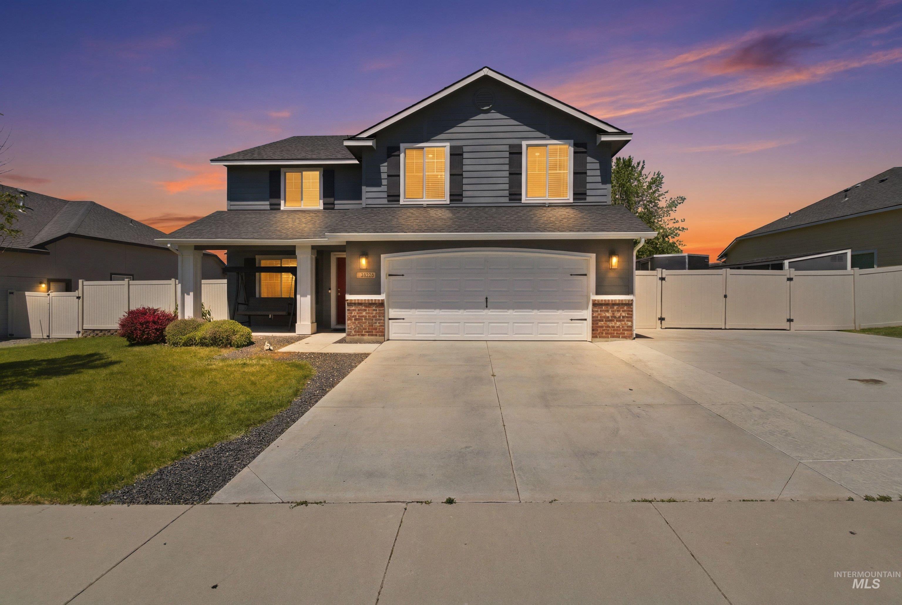 3028 W Navy St., Kuna, Idaho 83634-0000, 4 Bedrooms, 2.5 Bathrooms, Residential For Sale, Price $529,900,MLS 98989258