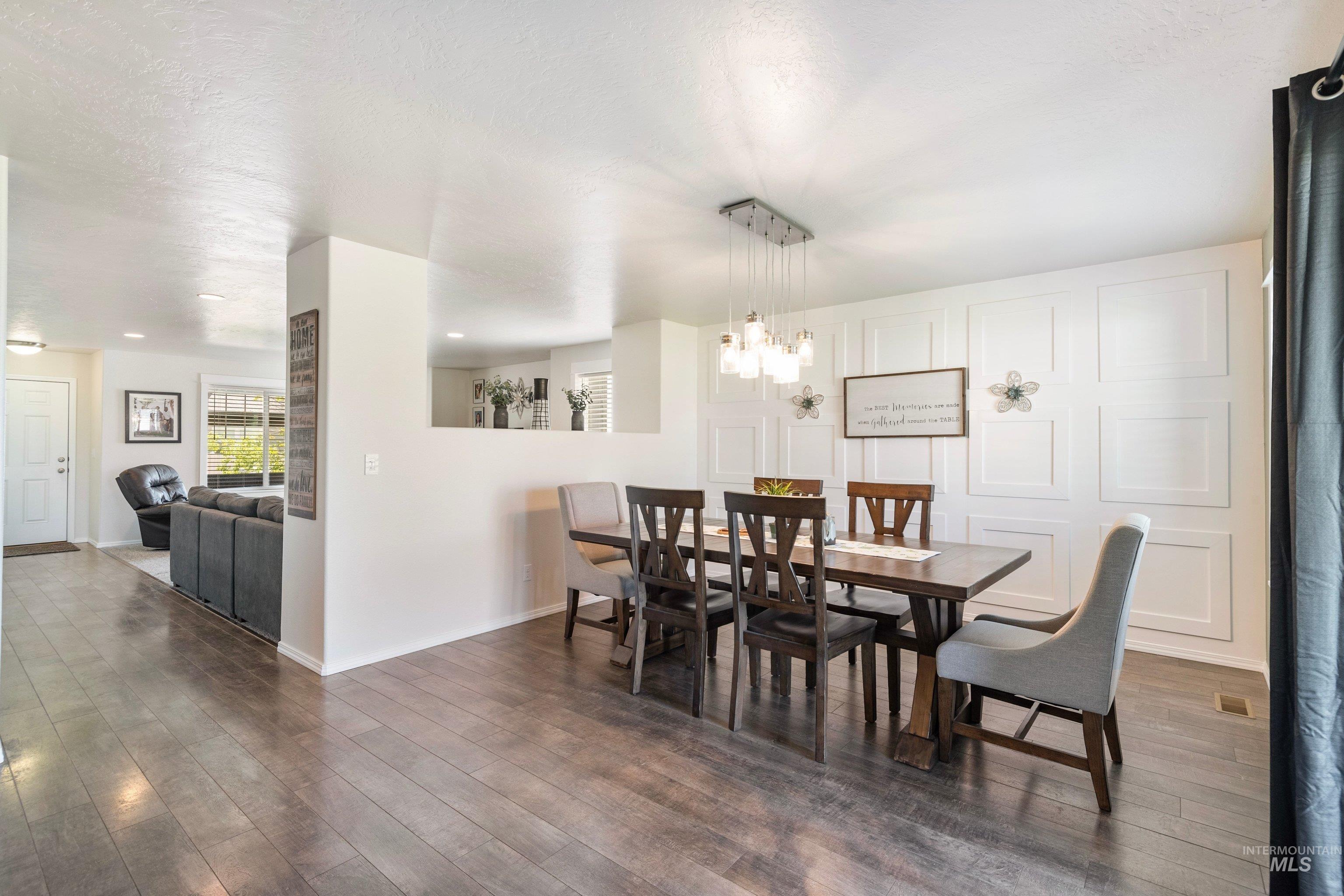 3028 W Navy St., Kuna, Idaho 83634-0000, 4 Bedrooms, 2.5 Bathrooms, Residential For Sale, Price $529,900,MLS 98989258