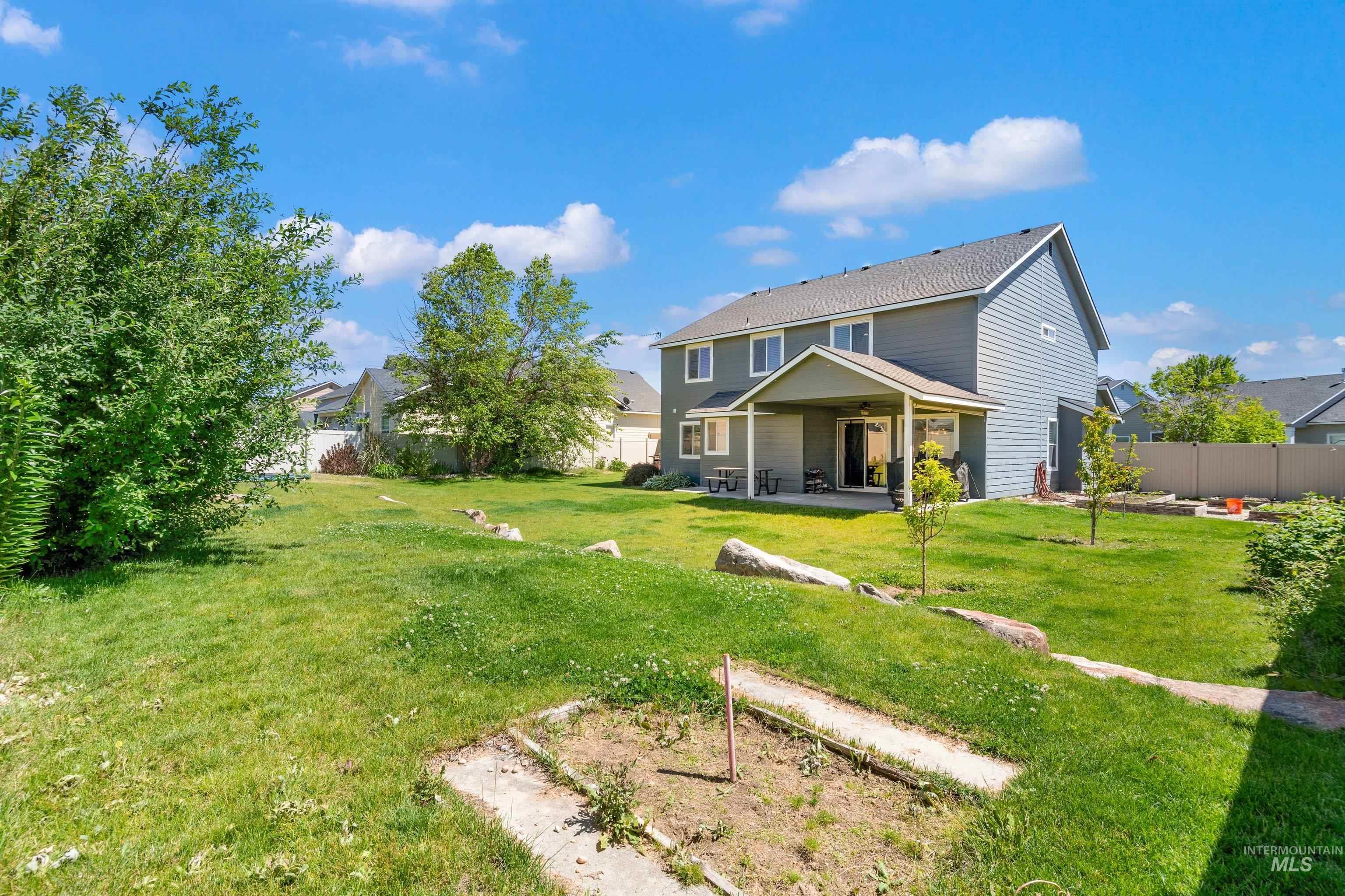 3028 W Navy St., Kuna, Idaho 83634-0000, 4 Bedrooms, 2.5 Bathrooms, Residential For Sale, Price $529,900,MLS 98989258