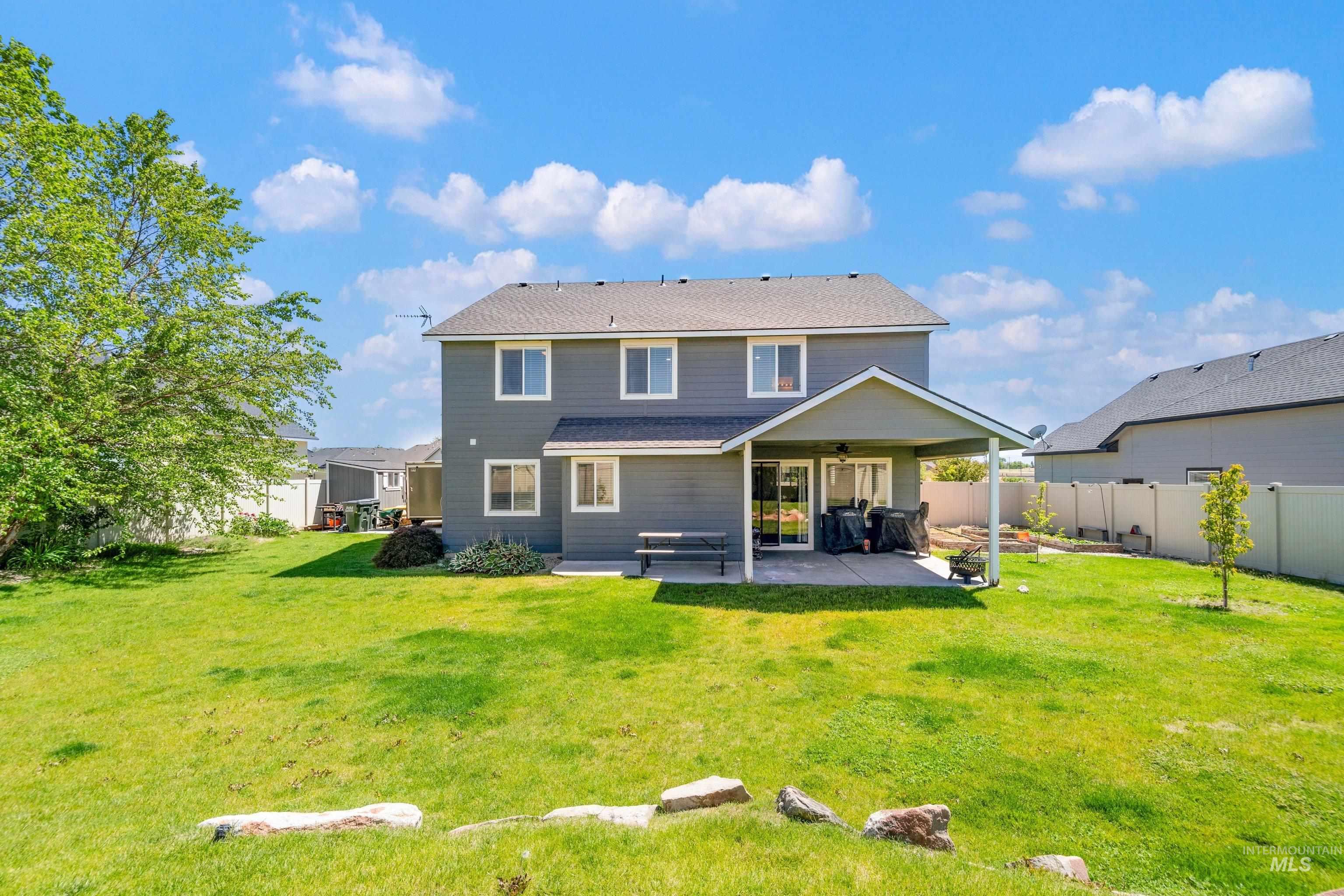 3028 W Navy St., Kuna, Idaho 83634-0000, 4 Bedrooms, 2.5 Bathrooms, Residential For Sale, Price $529,900,MLS 98989258