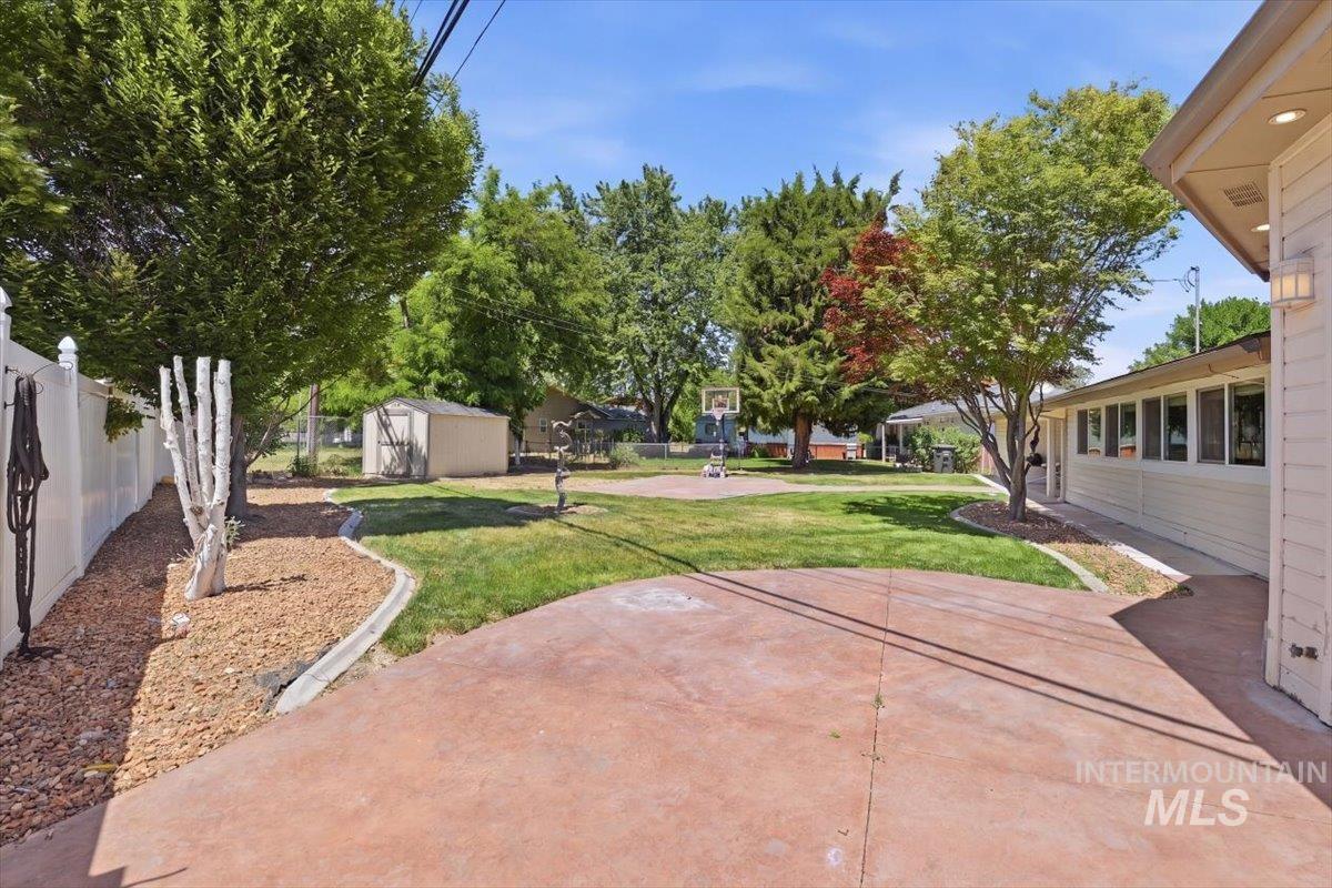 1707 N Westland Dr, Boise, Idaho 83704, 3 Bedrooms, 2.5 Bathrooms, Residential For Sale, Price $613,000,MLS 98989259