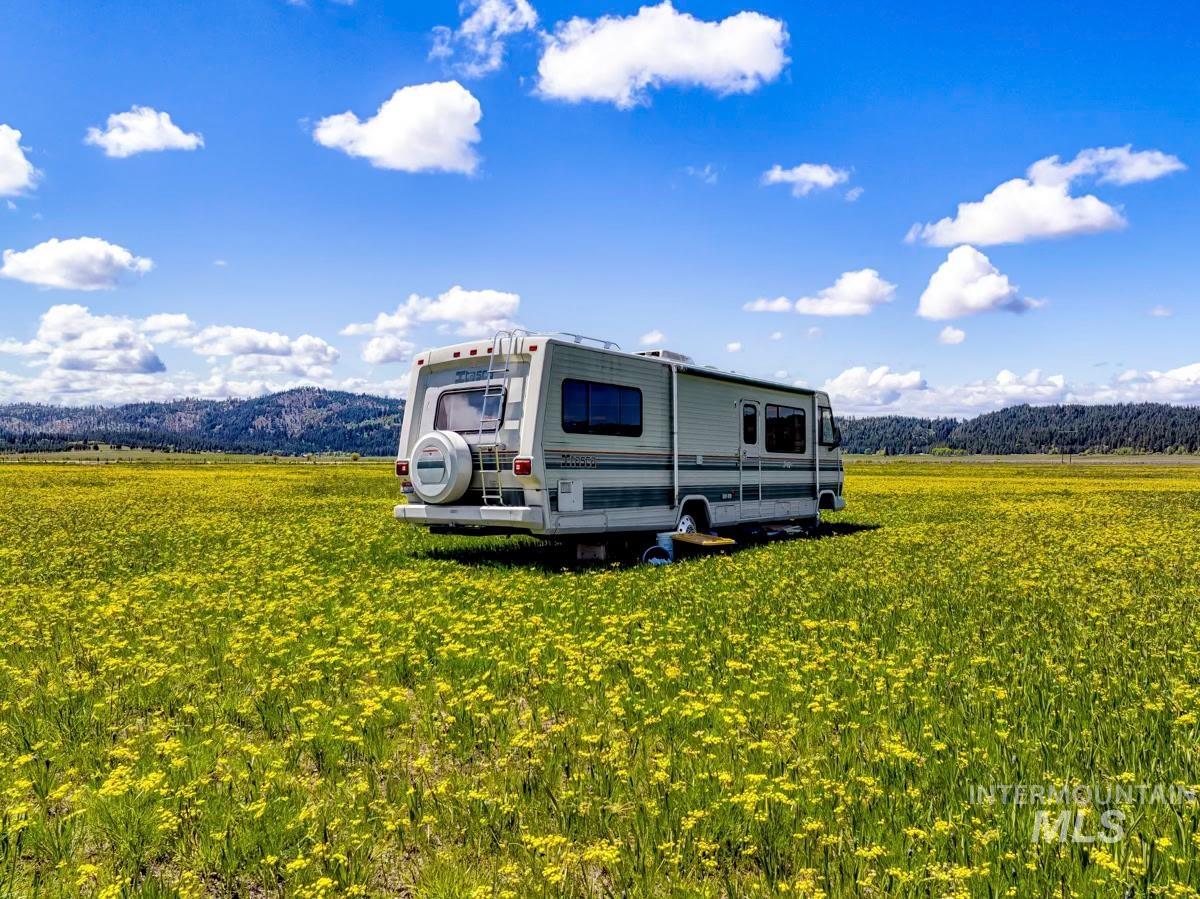 17 Gray Ln, Cascade, Idaho 83611, Land For Sale, Price $299,900,MLS 98989261