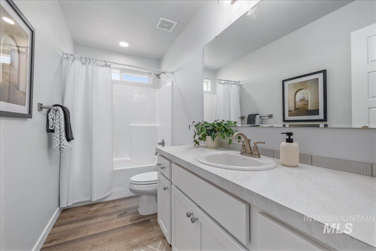 5788 W Aegean Dr, Meridian, Idaho 83646, 4 Bedrooms, 2.5 Bathrooms, Residential For Sale, Price $574,900,MLS 98989262