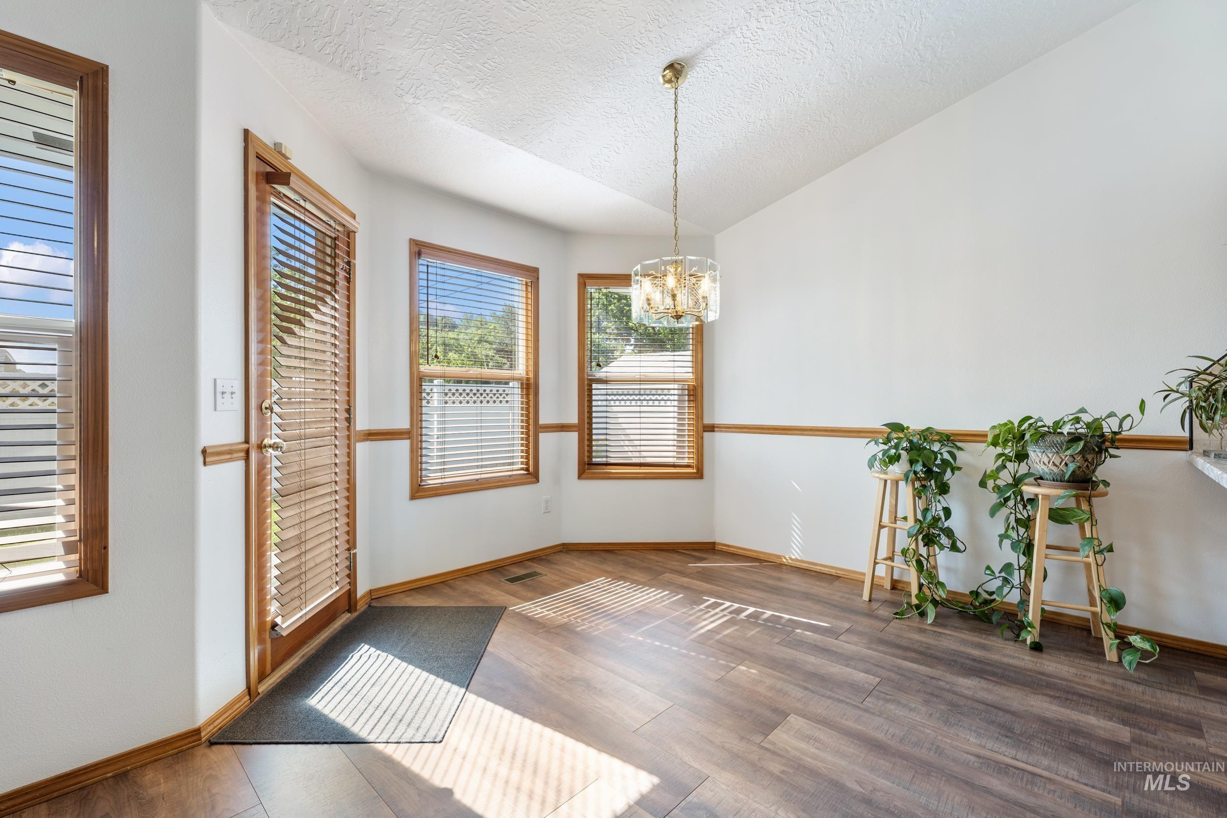 4775 N Edelweiss Ave, Boise, Idaho 83713-0522, 4 Bedrooms, 2 Bathrooms, Residential For Sale, Price $489,500,MLS 98989264
