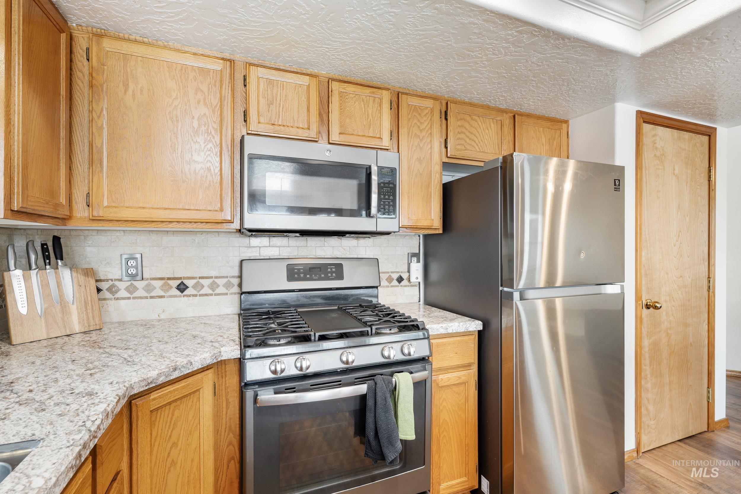 4775 N Edelweiss Ave, Boise, Idaho 83713-0522, 4 Bedrooms, 2 Bathrooms, Residential For Sale, Price $469,700,MLS 98989264