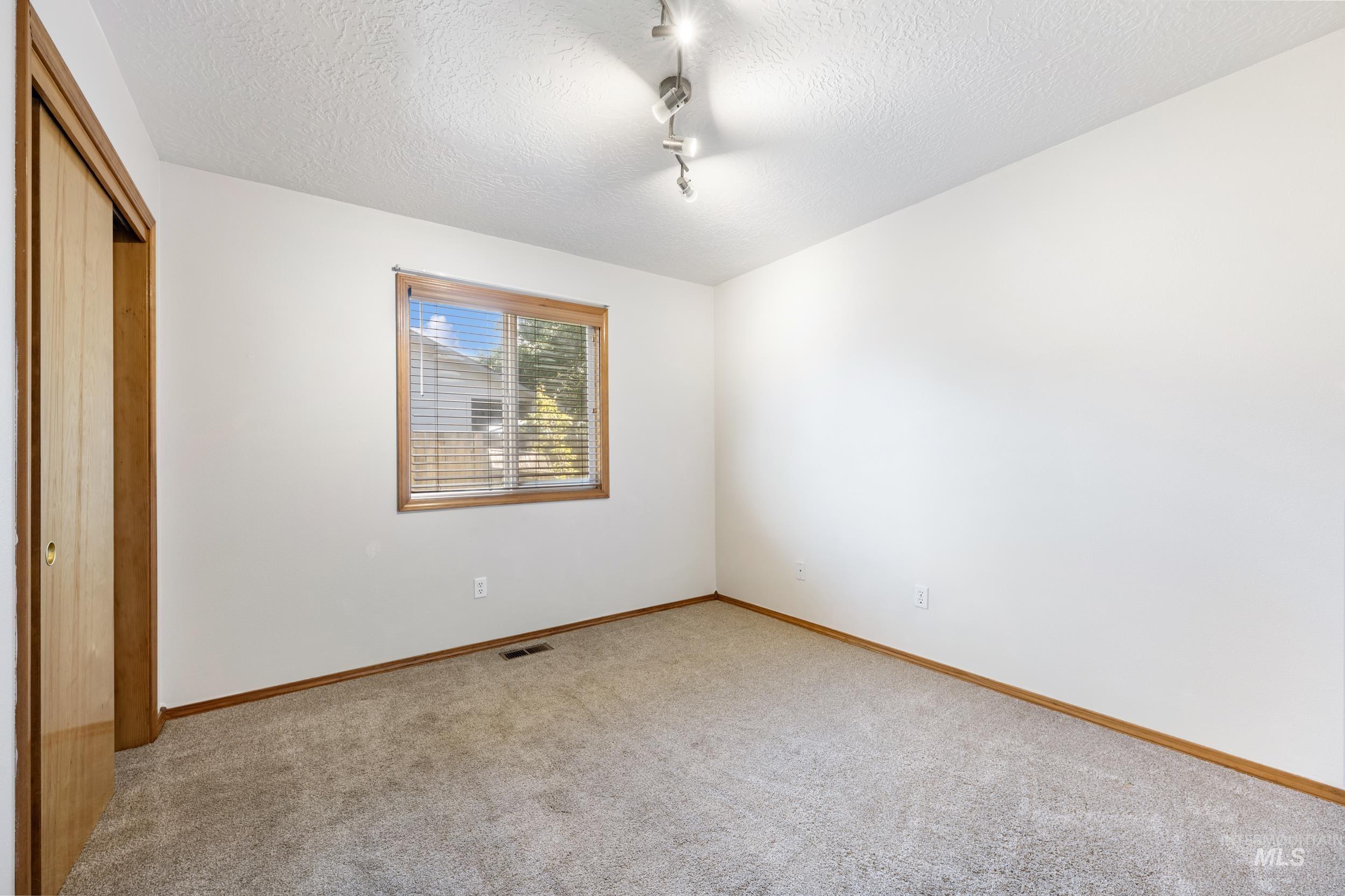 4775 N Edelweiss Ave, Boise, Idaho 83713-0522, 4 Bedrooms, 2 Bathrooms, Residential For Sale, Price $489,500,MLS 98989264