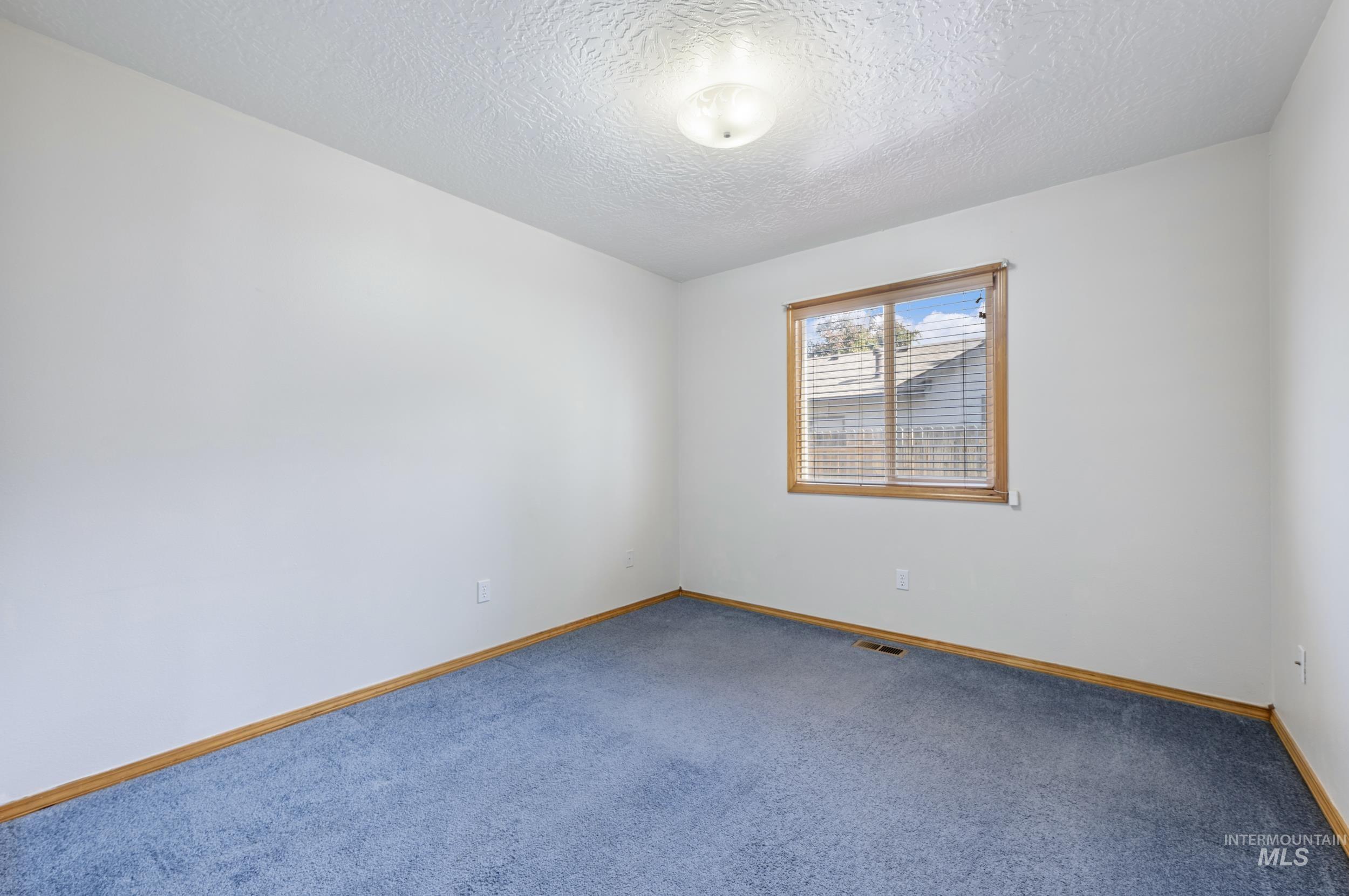 4775 N Edelweiss Ave, Boise, Idaho 83713-0522, 4 Bedrooms, 2 Bathrooms, Residential For Sale, Price $469,700,MLS 98989264