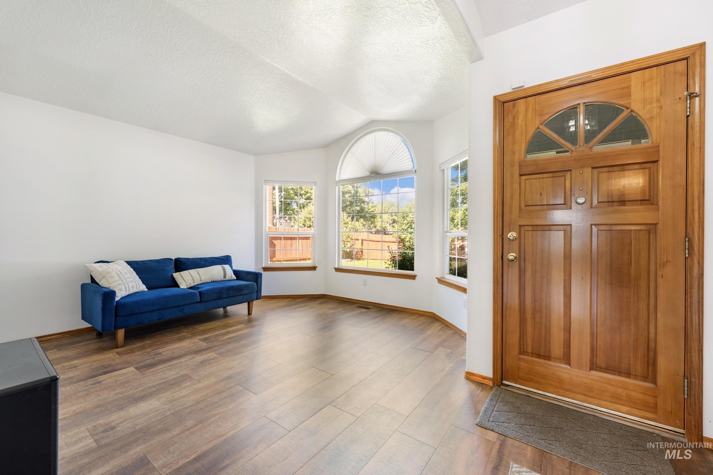 4775 N Edelweiss Ave, Boise, Idaho 83713-0522, 4 Bedrooms, 2 Bathrooms, Residential For Sale, Price $469,700,MLS 98989264