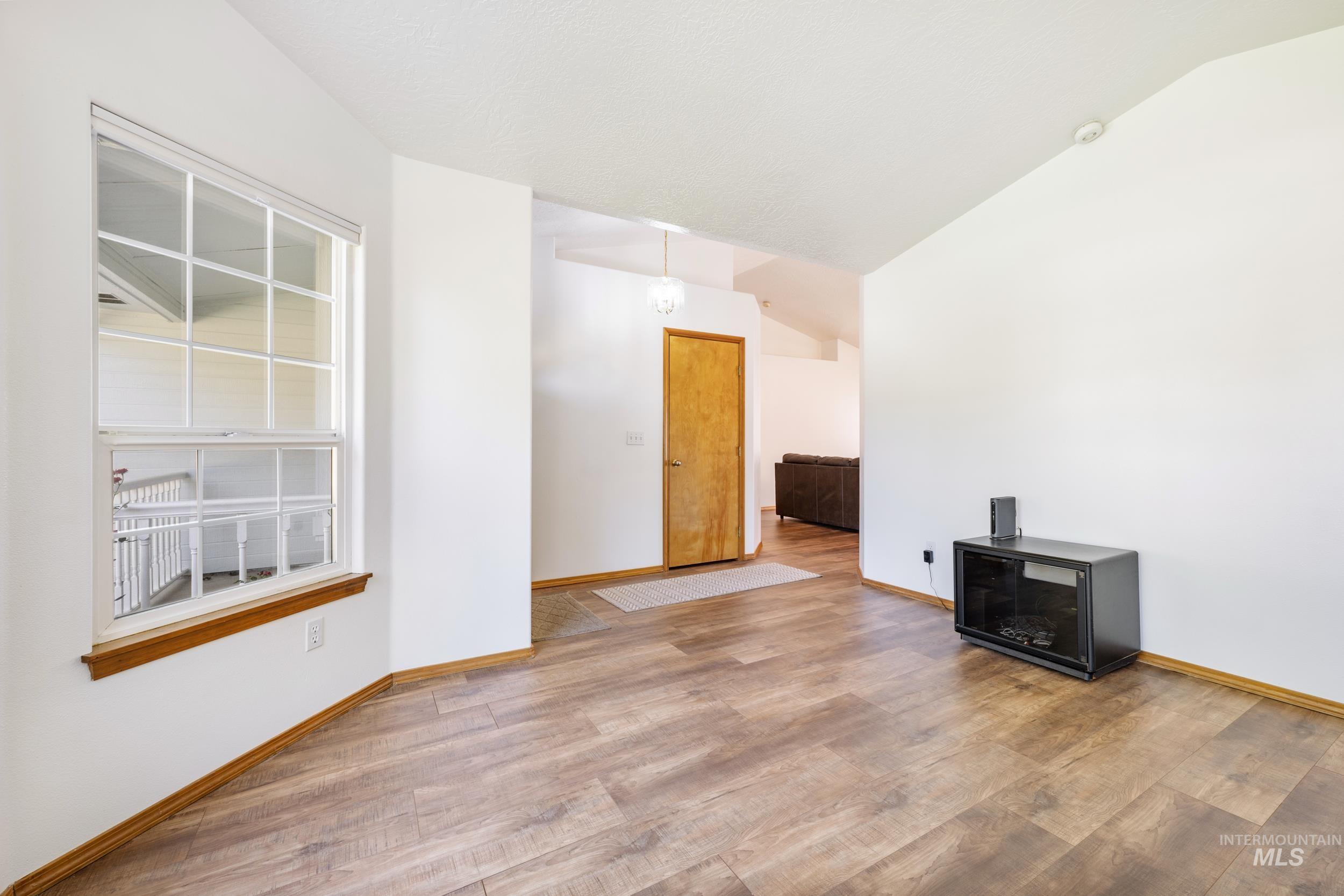 4775 N Edelweiss Ave, Boise, Idaho 83713-0522, 4 Bedrooms, 2 Bathrooms, Residential For Sale, Price $469,700,MLS 98989264