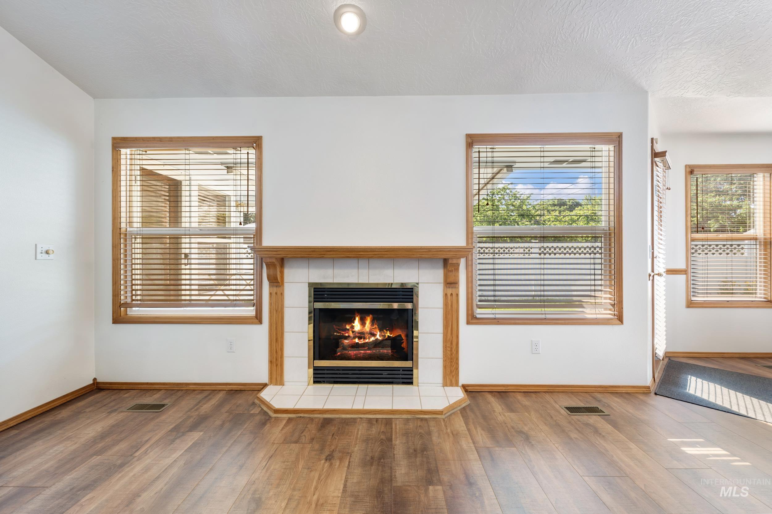 4775 N Edelweiss Ave, Boise, Idaho 83713-0522, 4 Bedrooms, 2 Bathrooms, Residential For Sale, Price $489,500,MLS 98989264