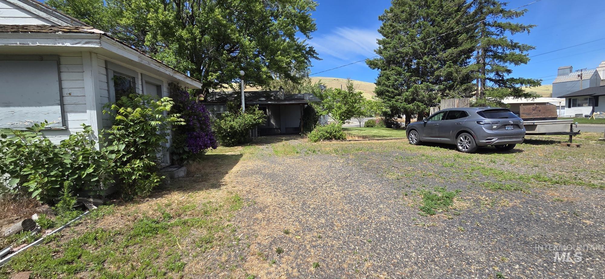 1792 Columbia St, Pomeroy, Washington 99347, 3 Bedrooms, 2 Bathrooms, Residential For Sale, Price $215,000,MLS 98989265