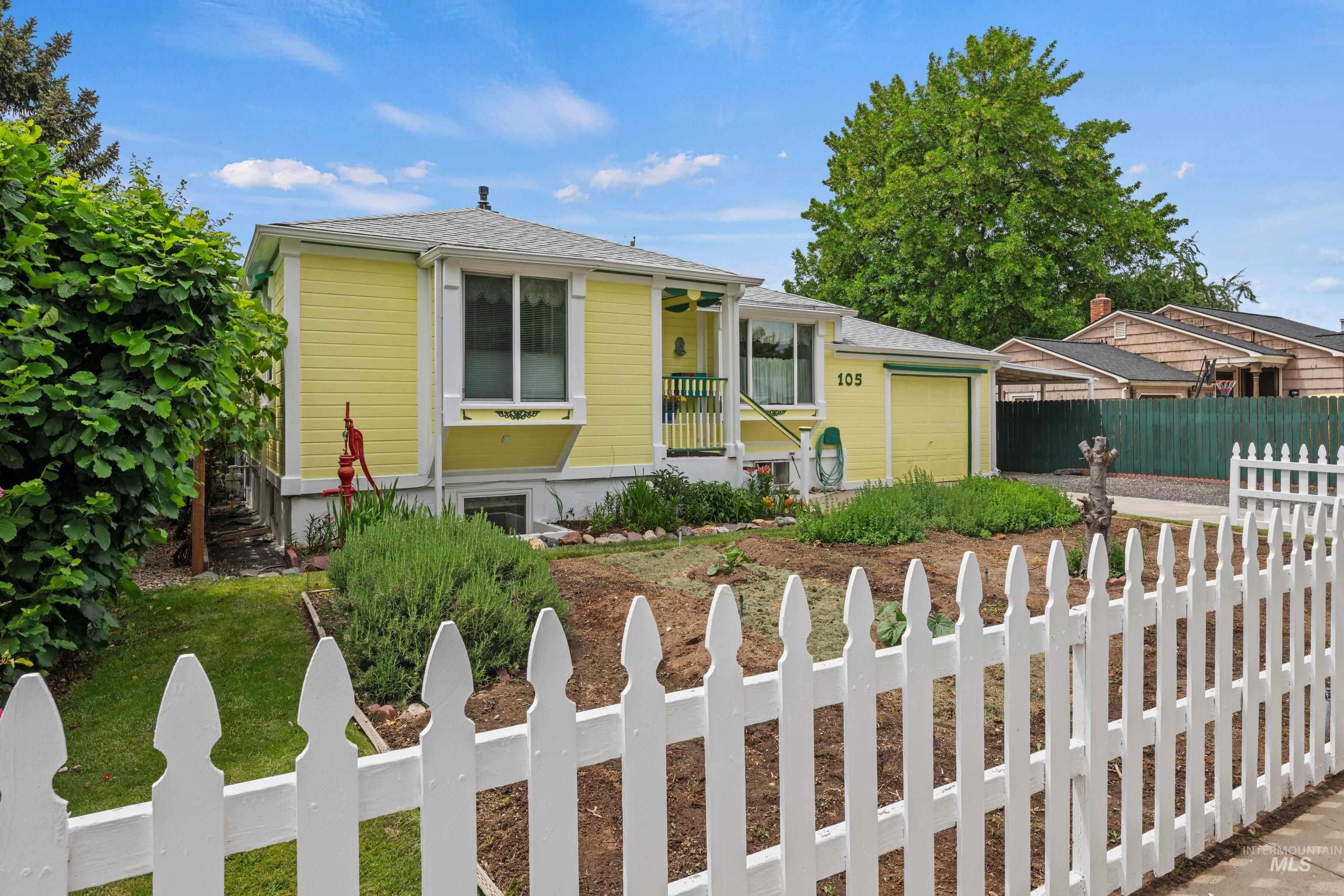 105 N Vinson St, Boise, Idaho 83706, 4 Bedrooms, 1 Bathroom, Residential For Sale, Price $475,000,MLS 98989266