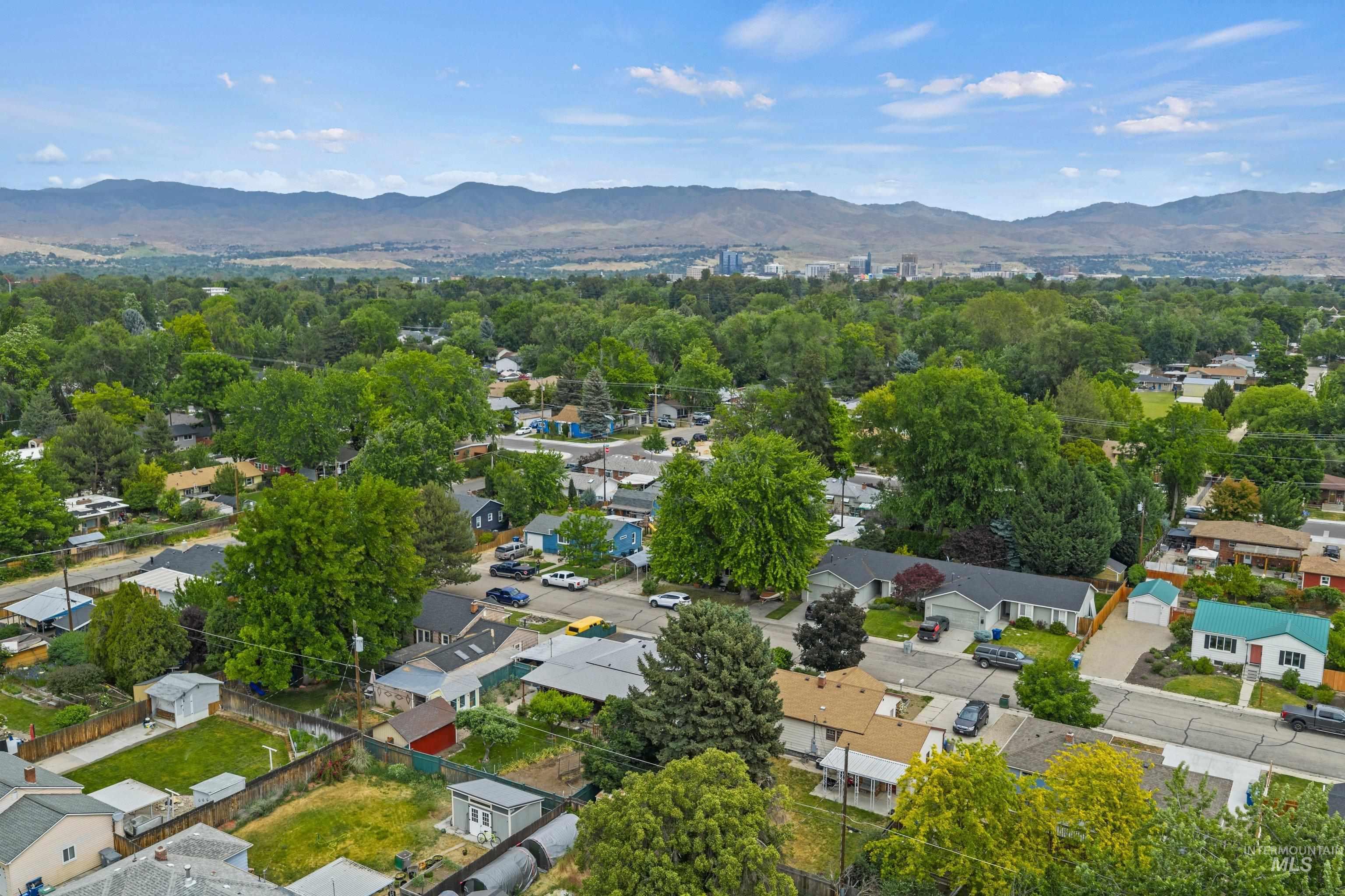 105 N Vinson St, Boise, Idaho 83706, 4 Bedrooms, 1 Bathroom, Residential For Sale, Price $475,000,MLS 98989266
