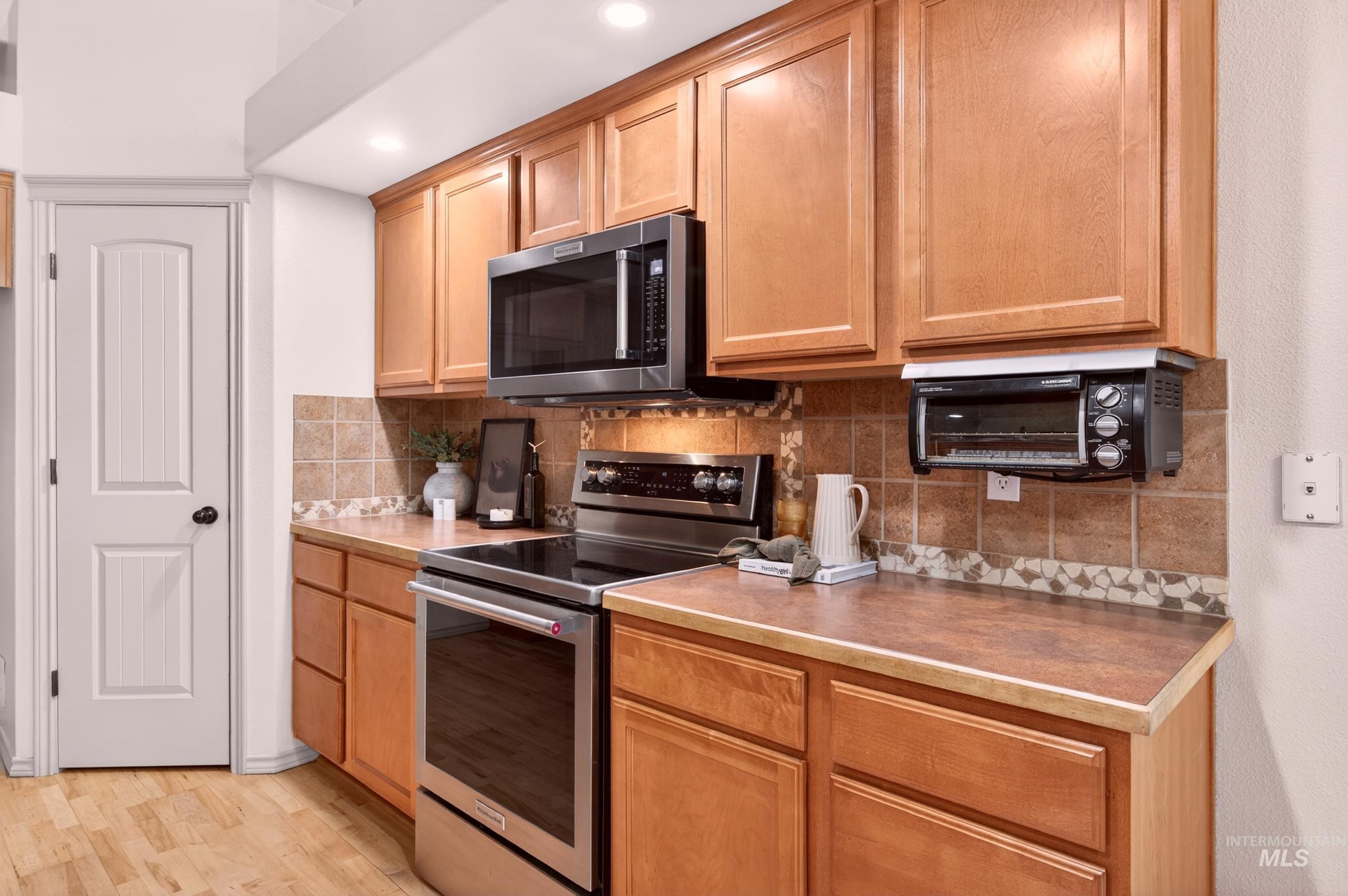 2326 W Grand Teton Dr, Meridian, Idaho 83642, 3 Bedrooms, 2.5 Bathrooms, Residential For Sale, Price $619,900,MLS 98989278