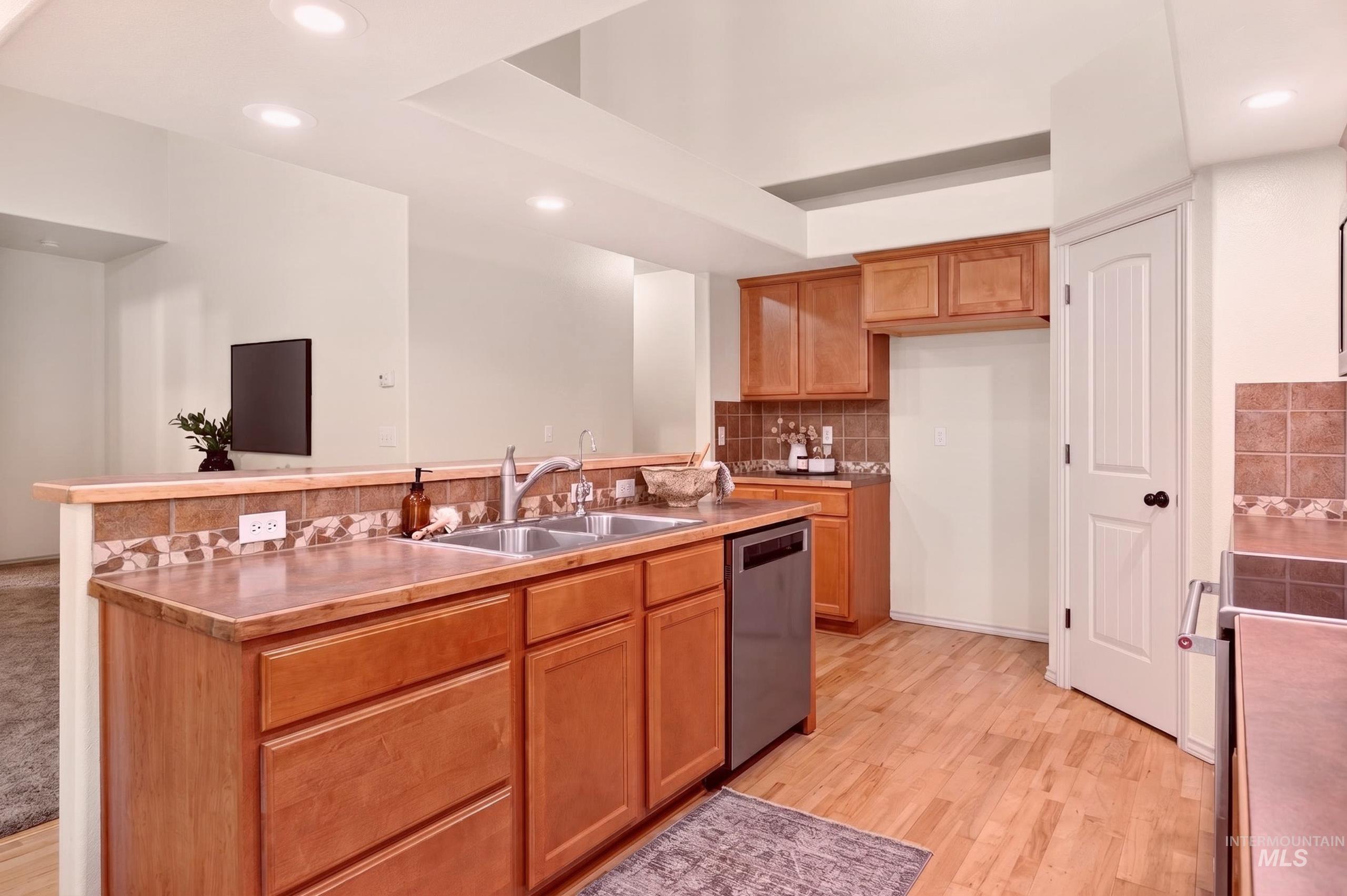 2326 W Grand Teton Dr, Meridian, Idaho 83642, 3 Bedrooms, 2.5 Bathrooms, Residential For Sale, Price $619,900,MLS 98989278