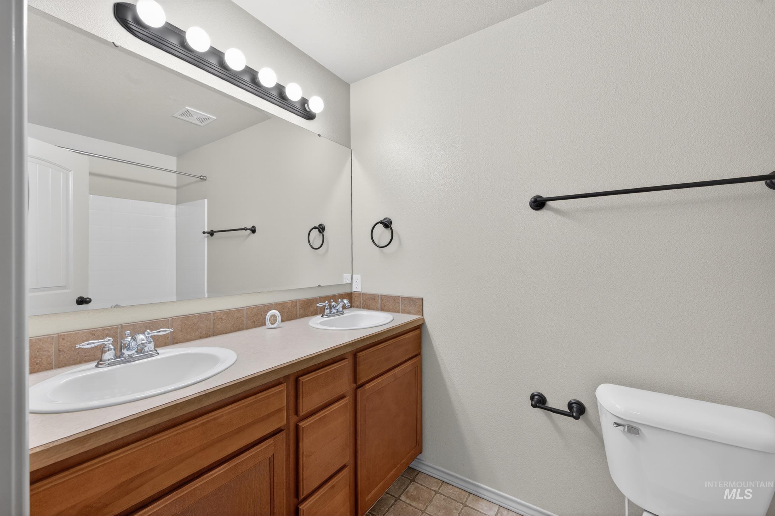 2326 W Grand Teton Dr, Meridian, Idaho 83642, 3 Bedrooms, 2.5 Bathrooms, Residential For Sale, Price $619,900,MLS 98989278