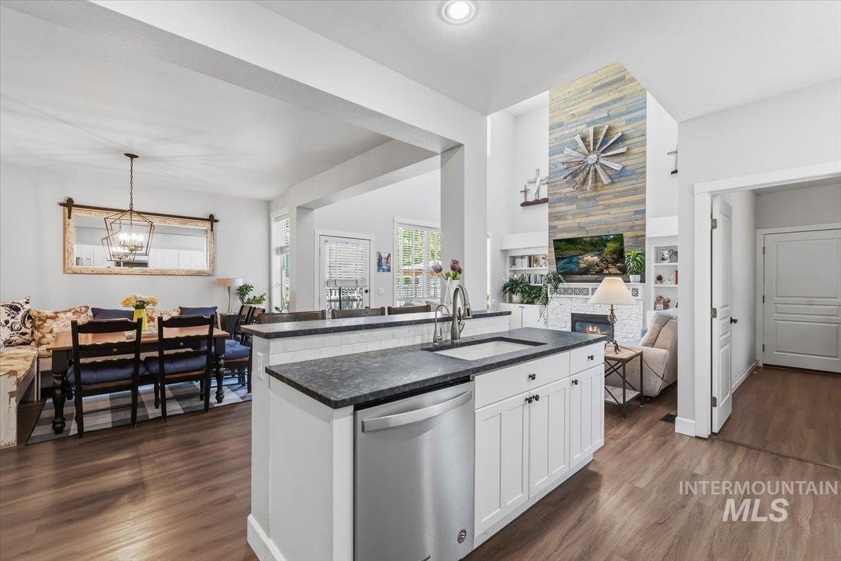 13416 N 2nd Ave, Boise, Idaho 83714, 3 Bedrooms, 3 Bathrooms, Residential For Sale, Price $675,000,MLS 98989279