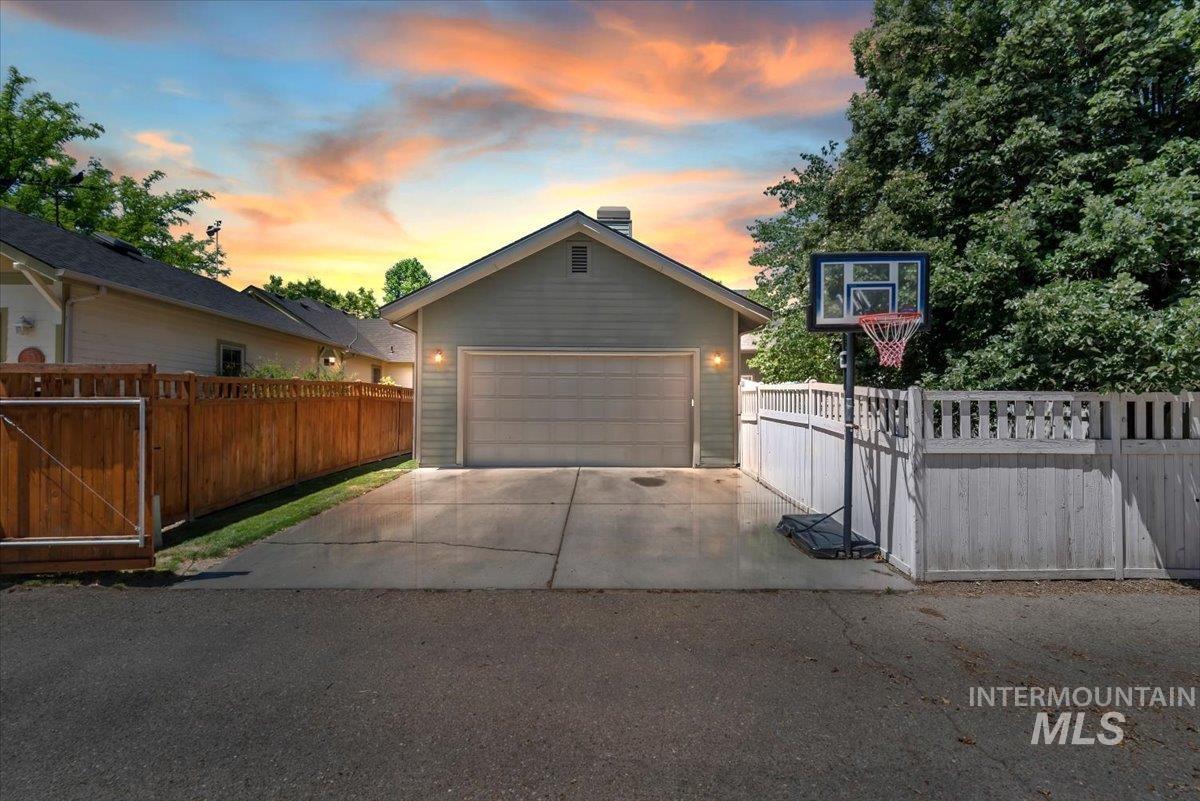 13416 N 2nd Ave, Boise, Idaho 83714, 3 Bedrooms, 3 Bathrooms, Residential For Sale, Price $675,000,MLS 98989279