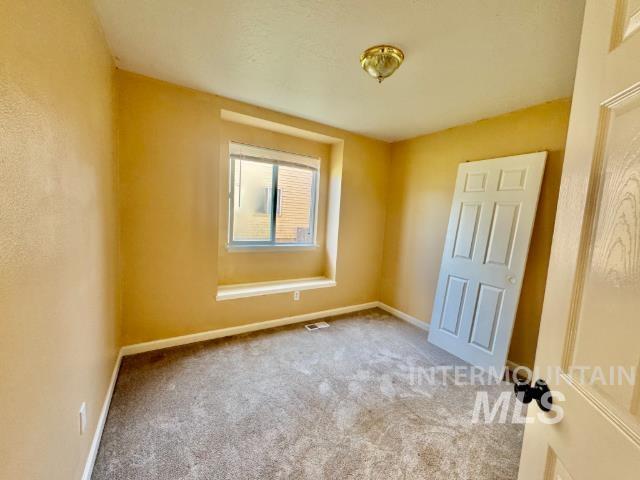 819 E Maine Ave, Nampa, Idaho 83686, 3 Bedrooms, 2 Bathrooms, Residential For Sale, Price $321,053,MLS 98989280