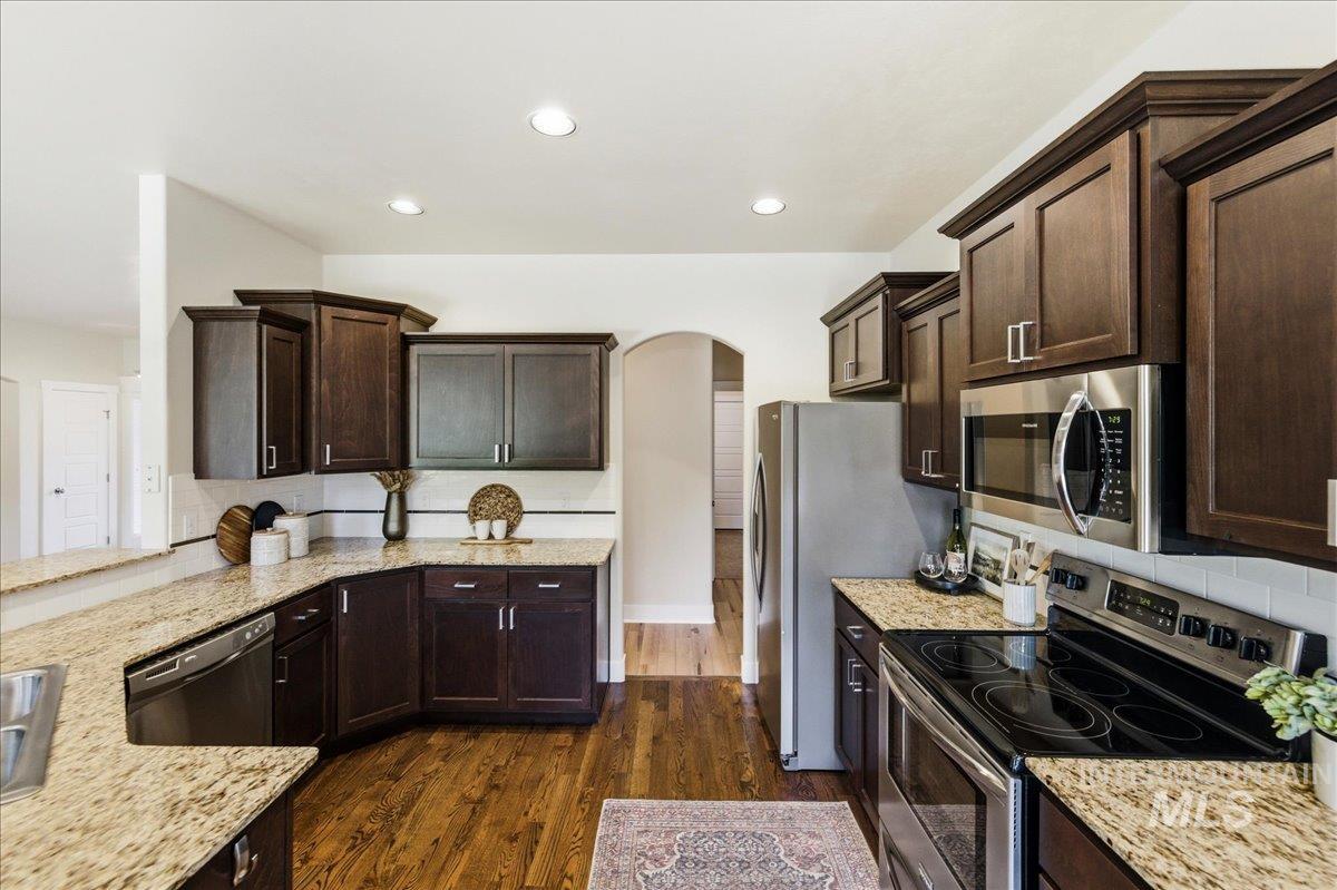 611 E Halpin Drive, Meridian, Idaho 83646, 3 Bedrooms, 2 Bathrooms, Residential For Sale, Price $525,000, 98989281