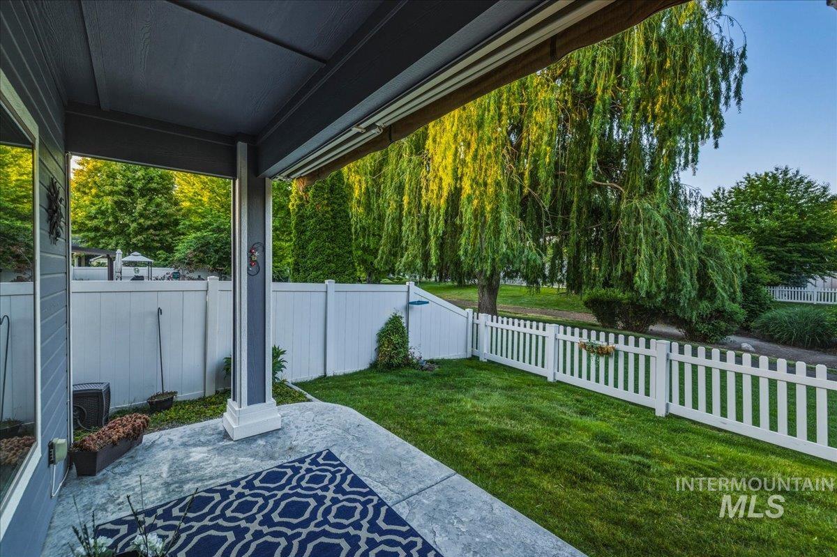 611 E Halpin Drive, Meridian, Idaho 83646, 3 Bedrooms, 2 Bathrooms, Residential For Sale, Price $525,000, 98989281