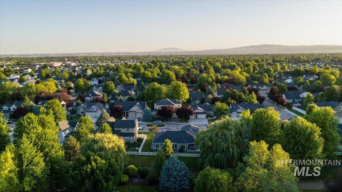 611 E Halpin Drive, Meridian, Idaho 83646, 3 Bedrooms, 2 Bathrooms, Residential For Sale, Price $525,000, 98989281