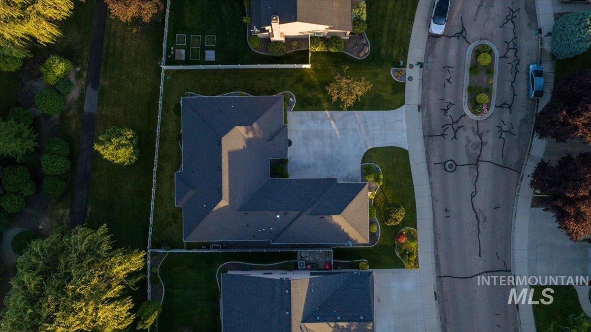 611 E Halpin Drive, Meridian, Idaho 83646, 3 Bedrooms, 2 Bathrooms, Residential For Sale, Price $525,000, 98989281