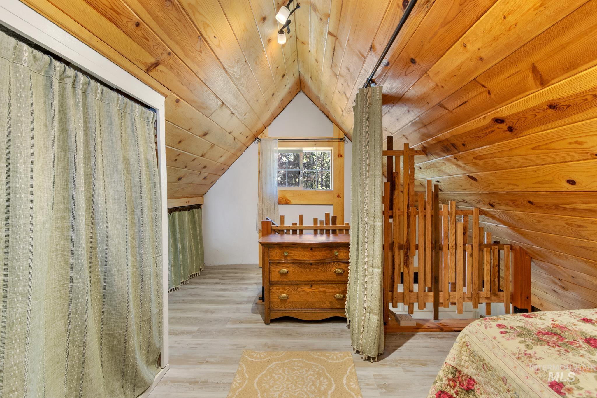 112 Cottonwood Rd, Idaho City, Idaho 83631, 3 Bedrooms, 2.5 Bathrooms, Residential For Sale, Price $349,999, 98989282