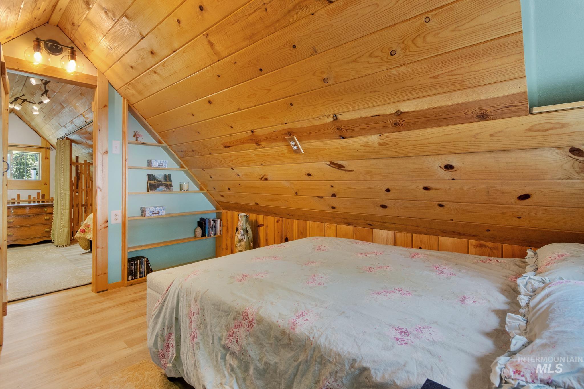112 Cottonwood Rd, Idaho City, Idaho 83631, 3 Bedrooms, 2.5 Bathrooms, Residential For Sale, Price $349,999, 98989282
